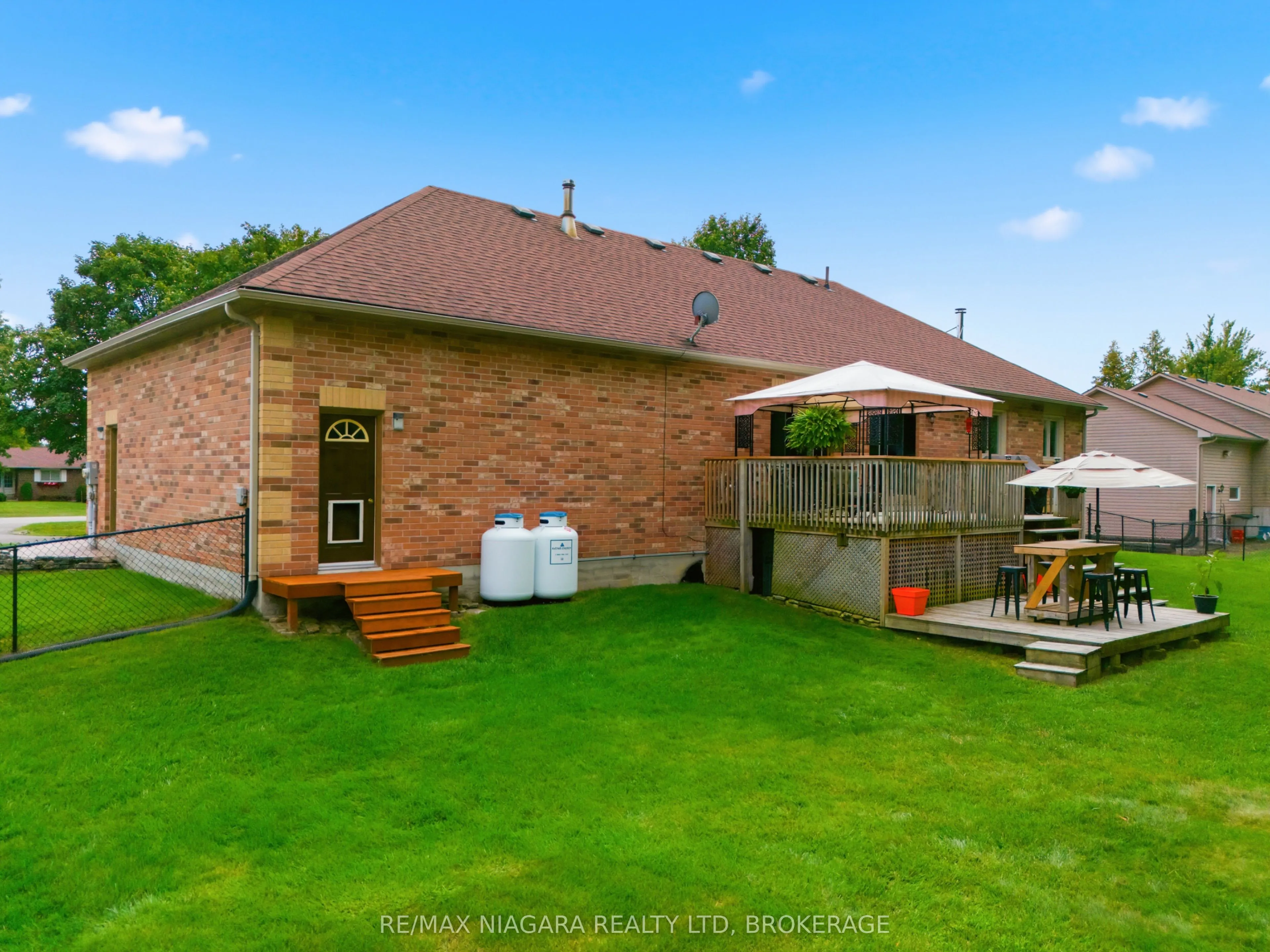 115 Pinewood Boulevard