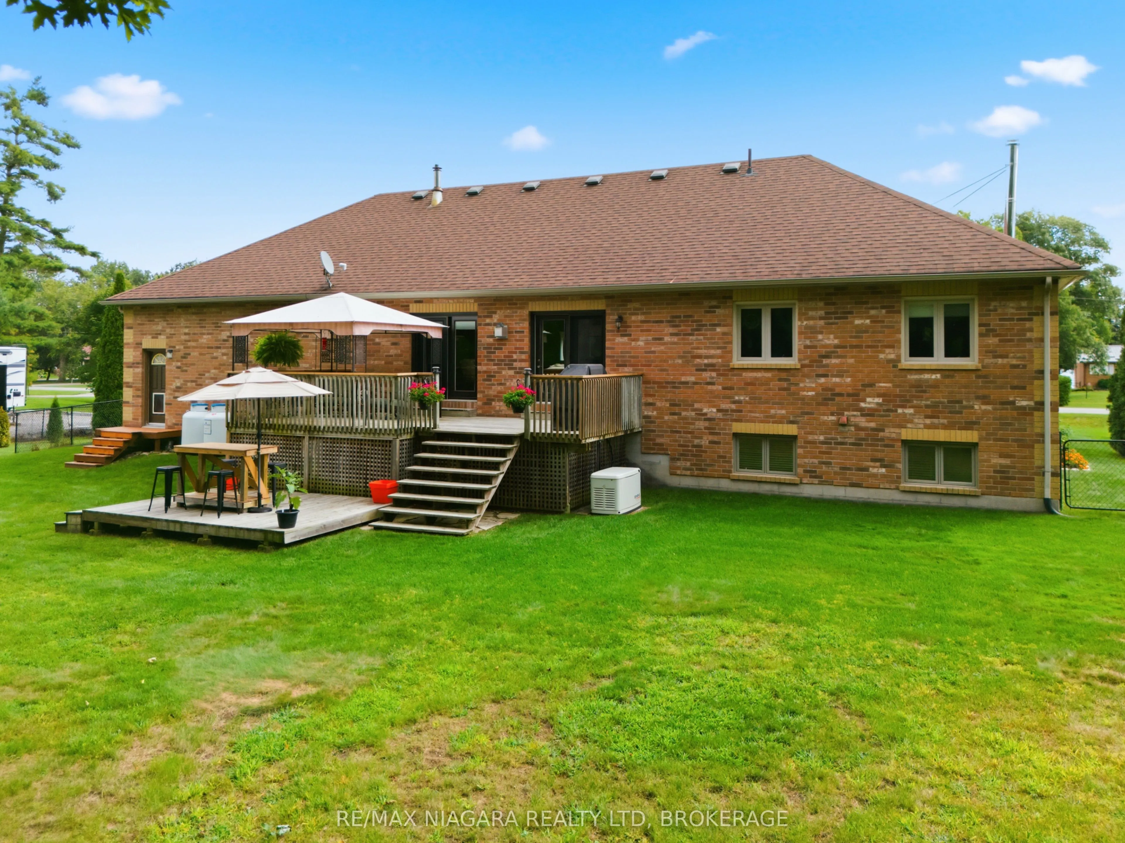 115 Pinewood Boulevard