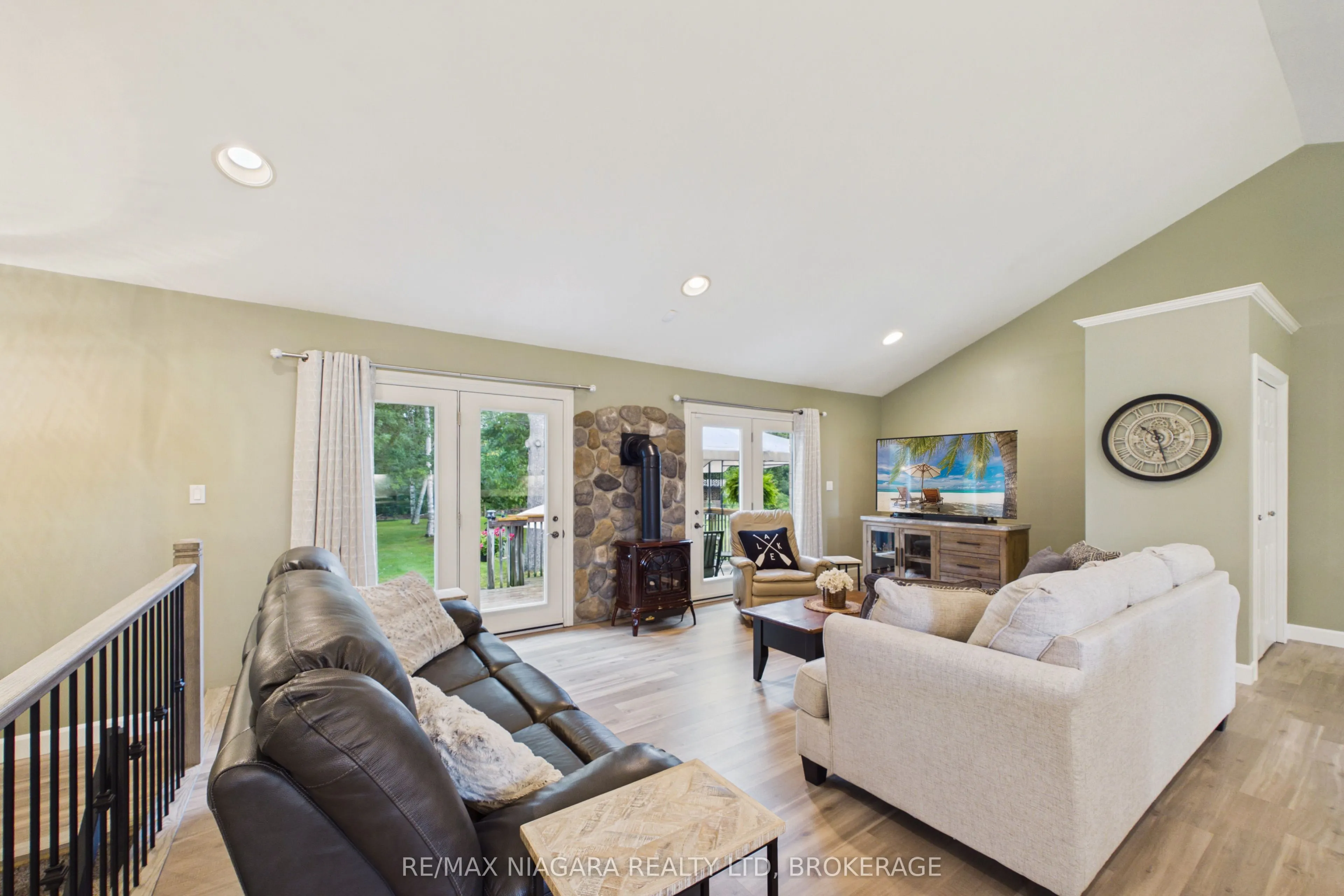 115 Pinewood Boulevard