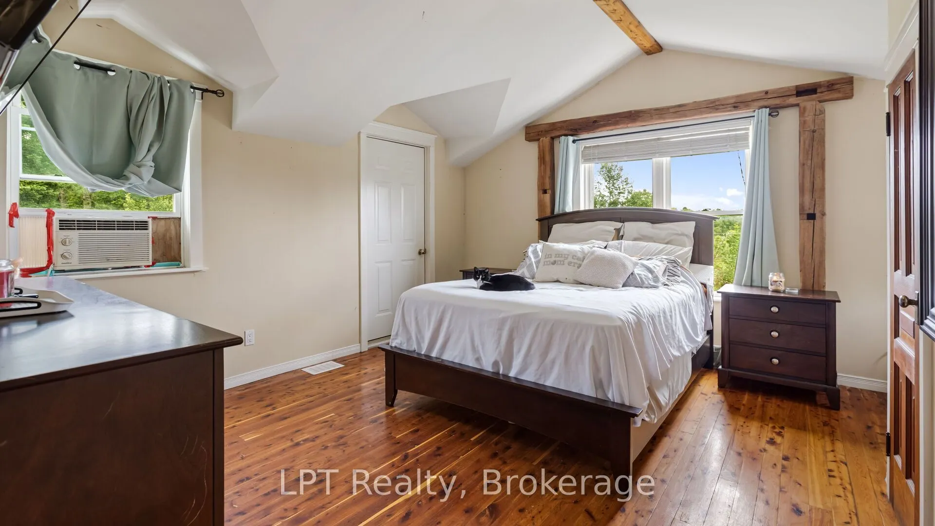1043 Deloro Road