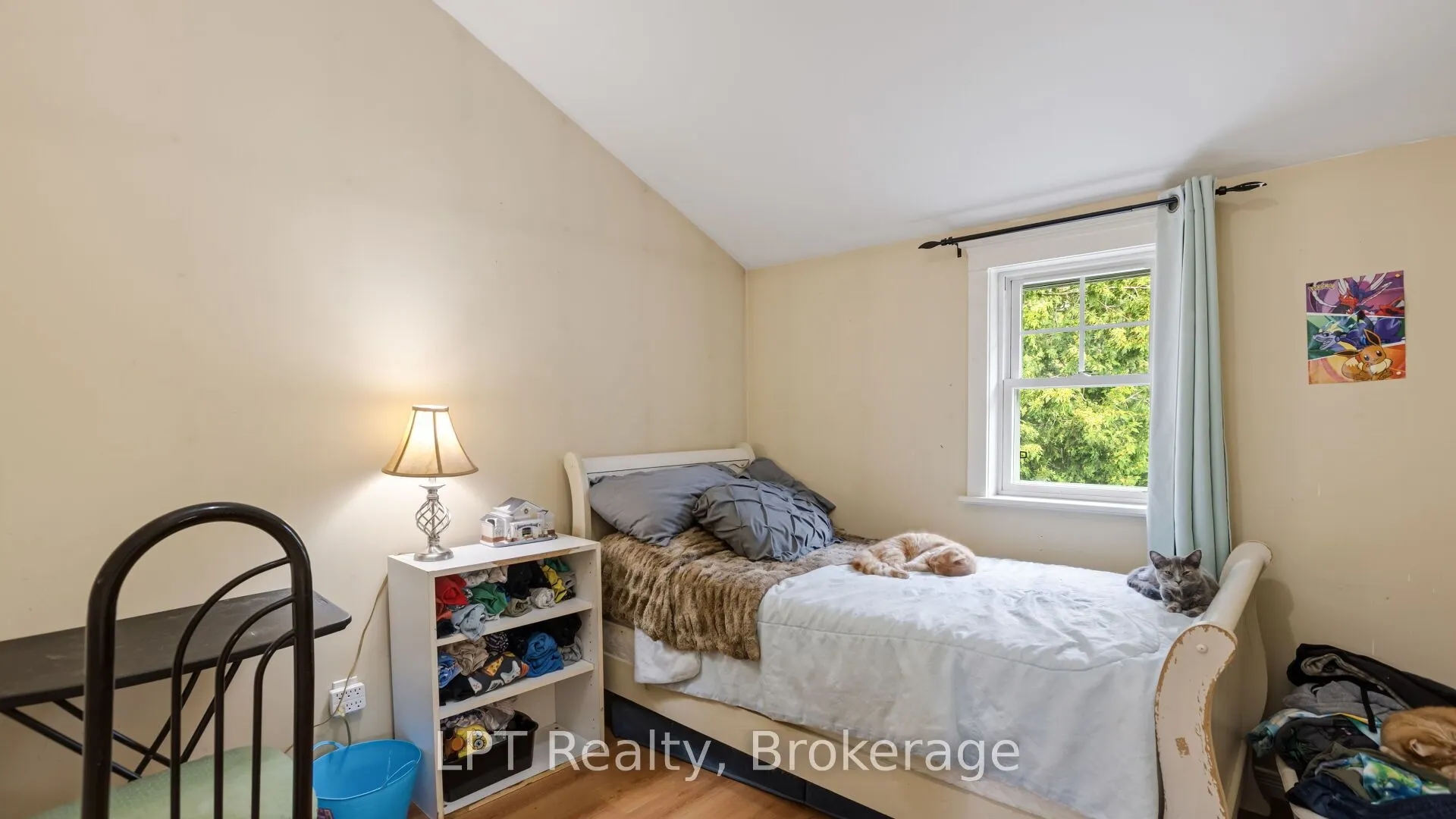 1043 Deloro Road