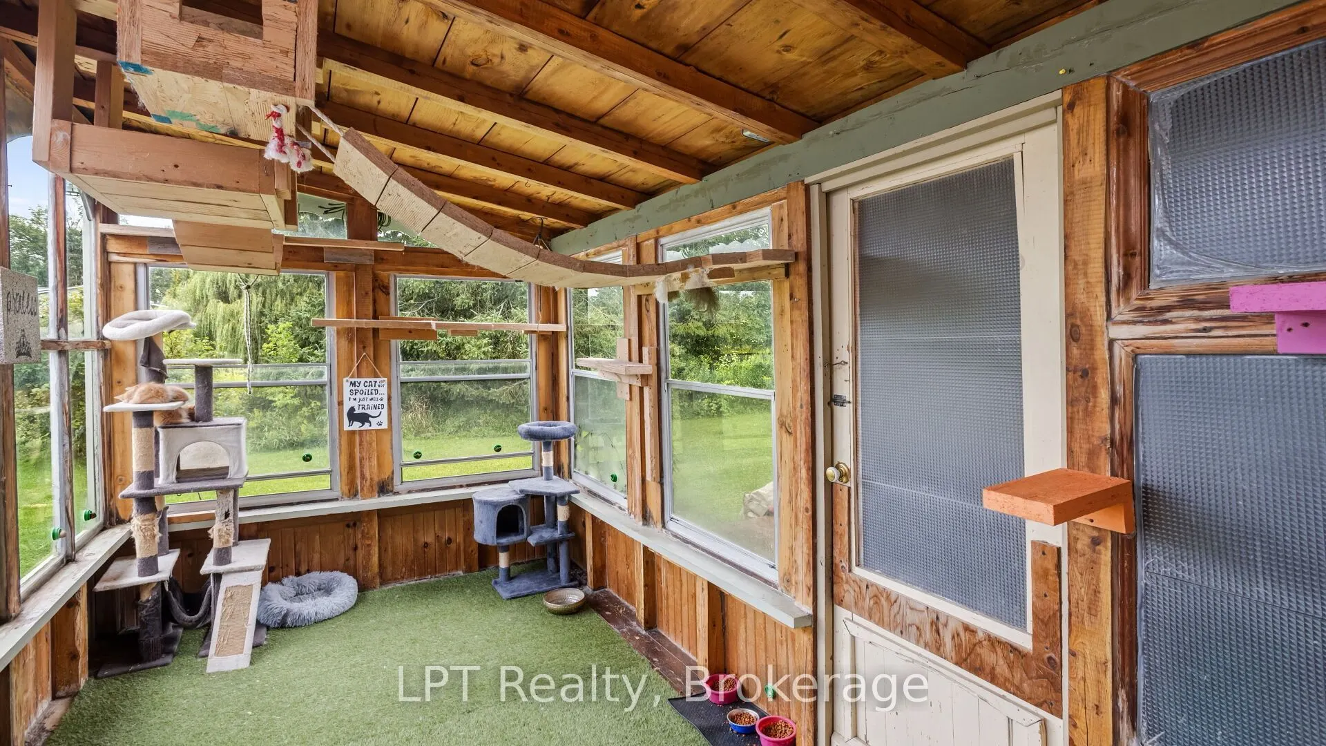 1043 Deloro Road