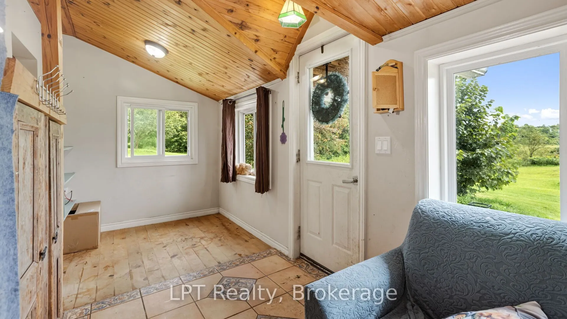 1043 Deloro Road
