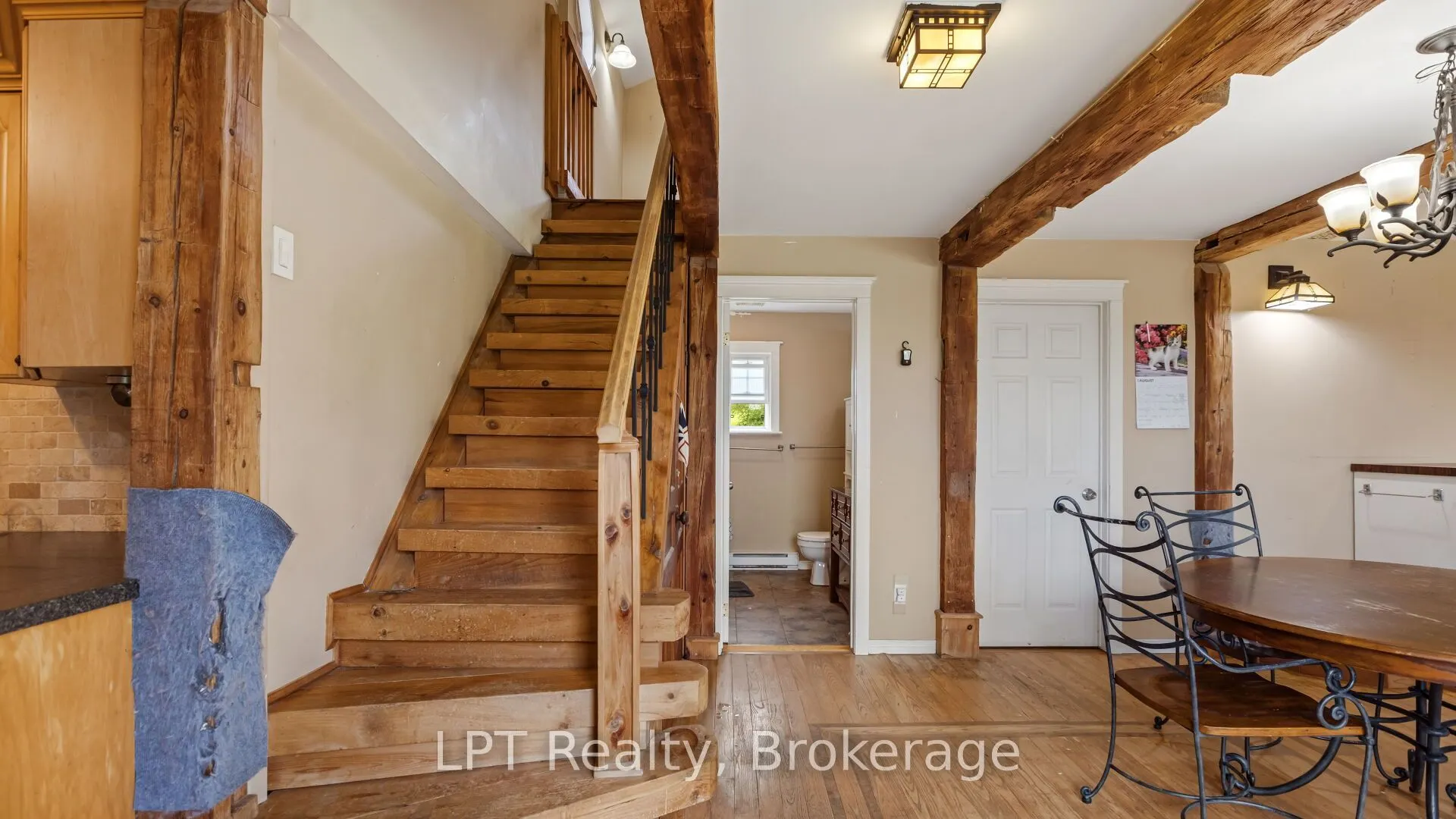 1043 Deloro Road