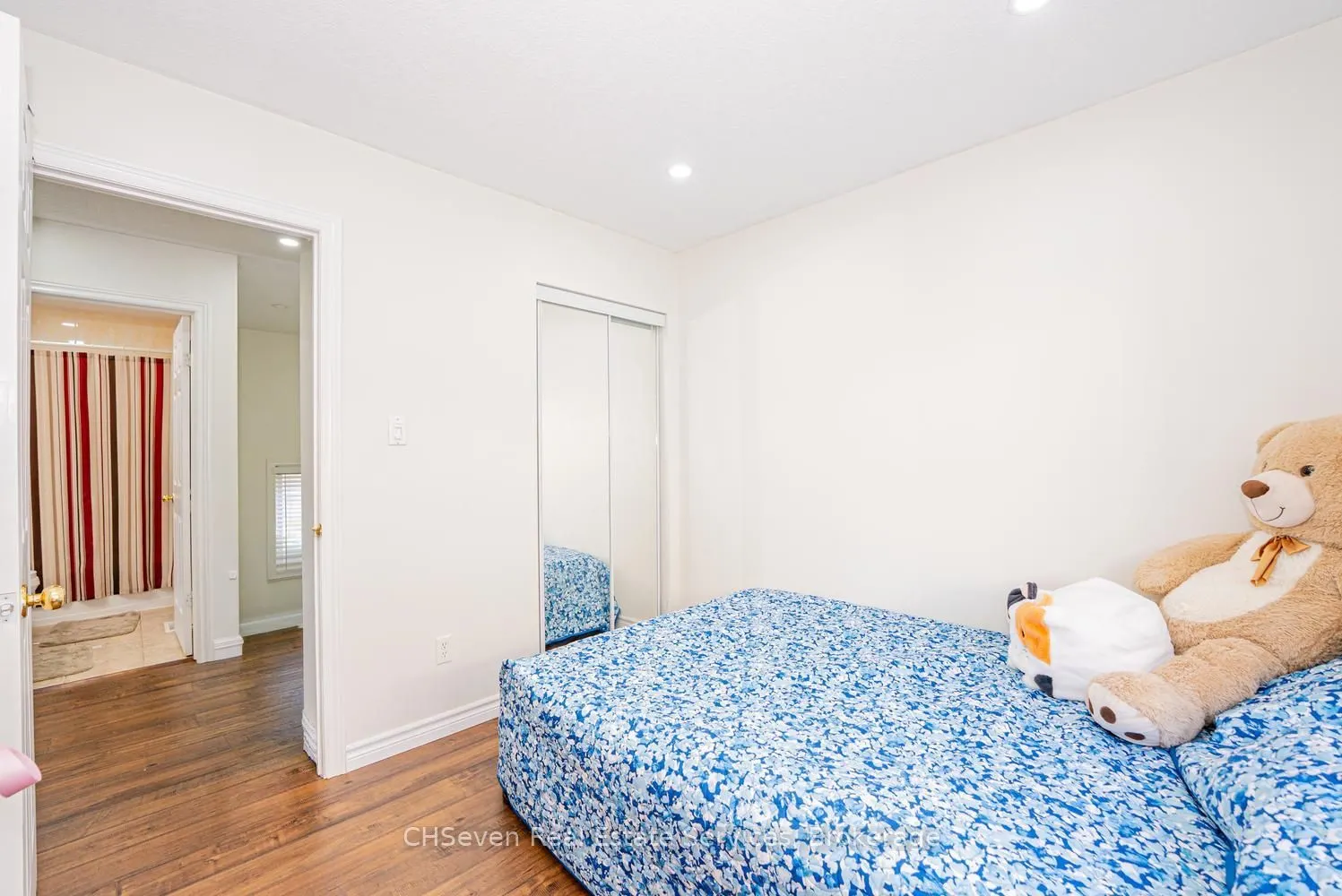373 Thomas Slee Drive