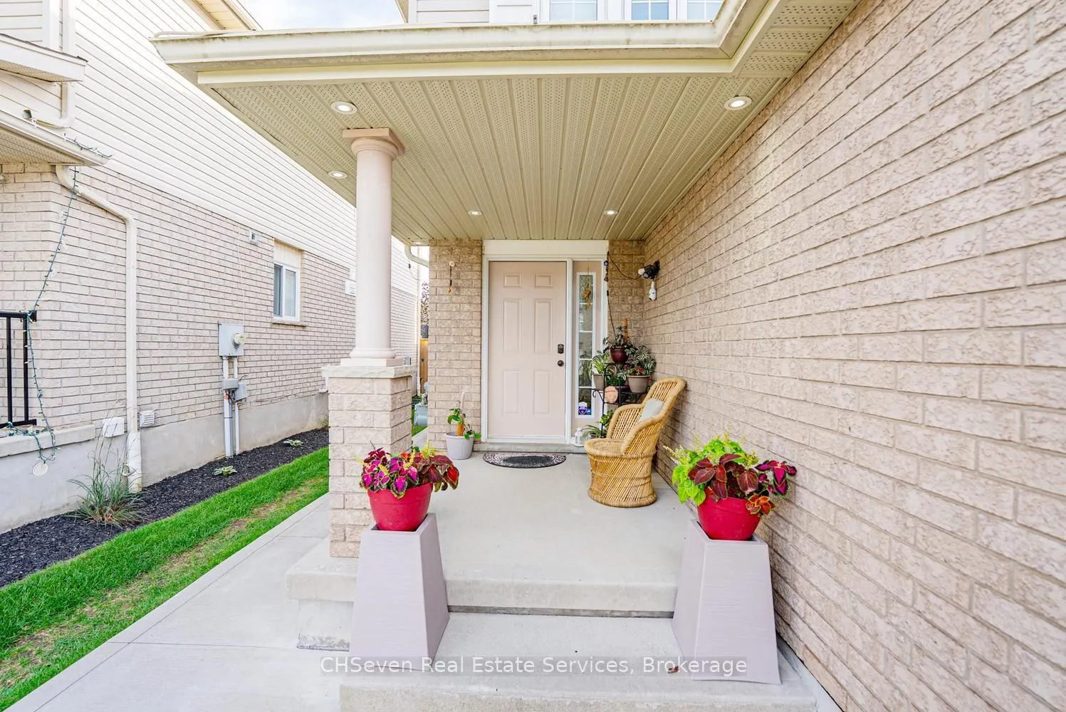 373 Thomas Slee Drive