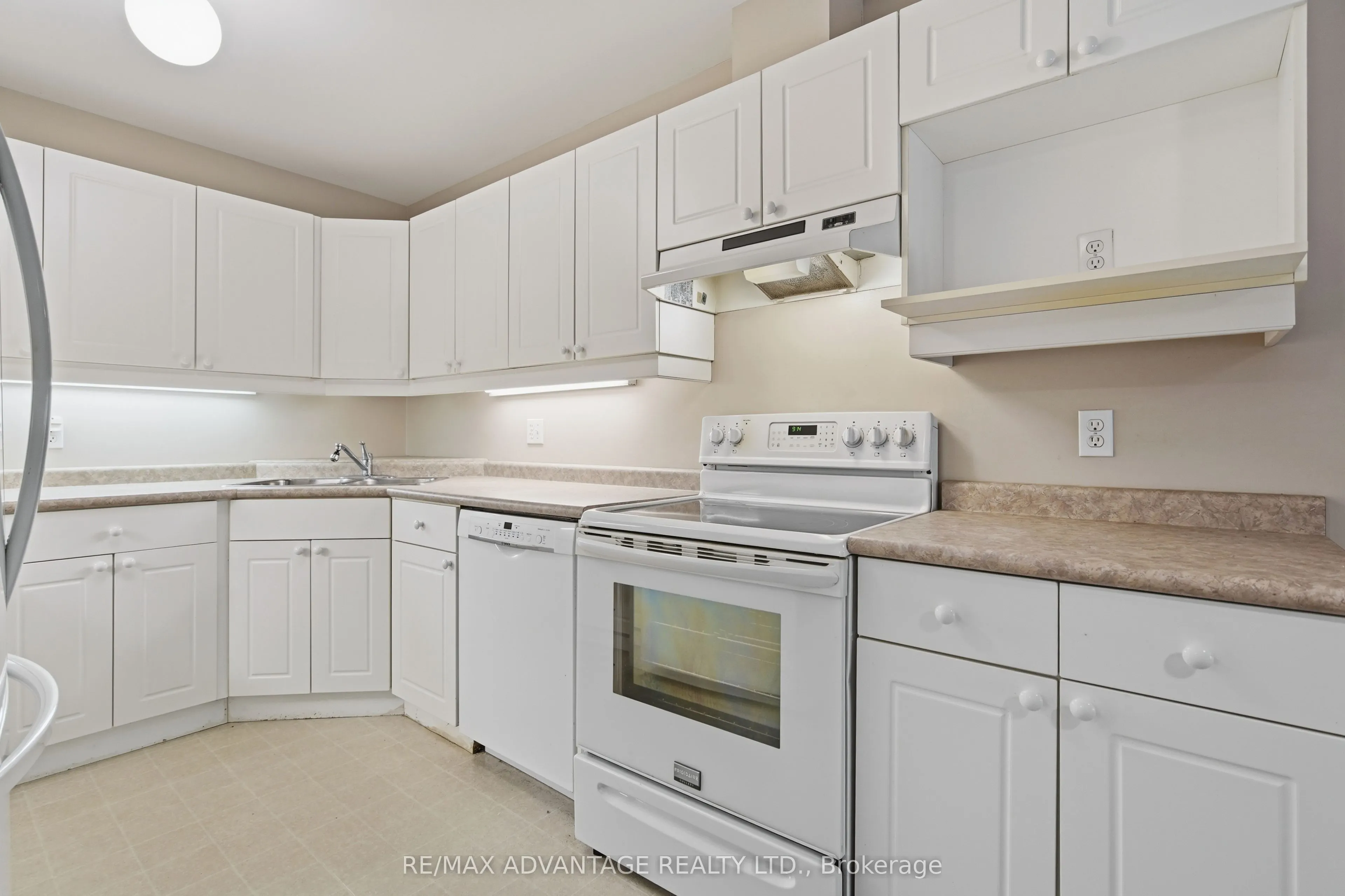 122 Sherwood Forest Square #18