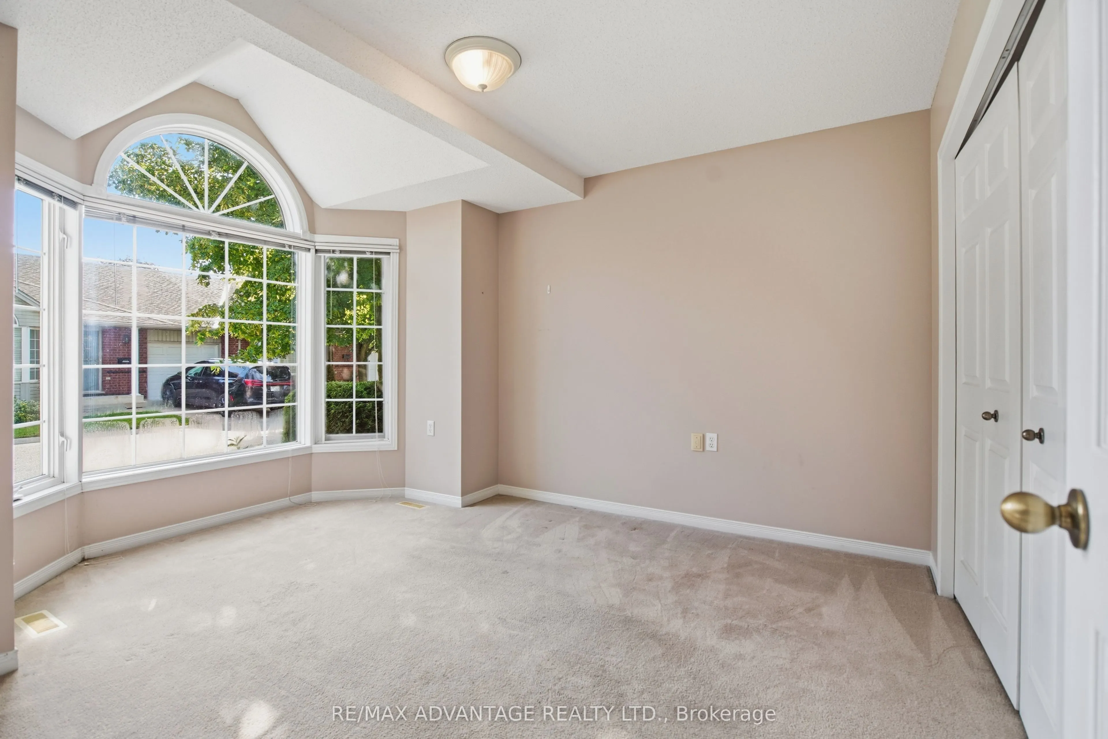 122 Sherwood Forest Square #18