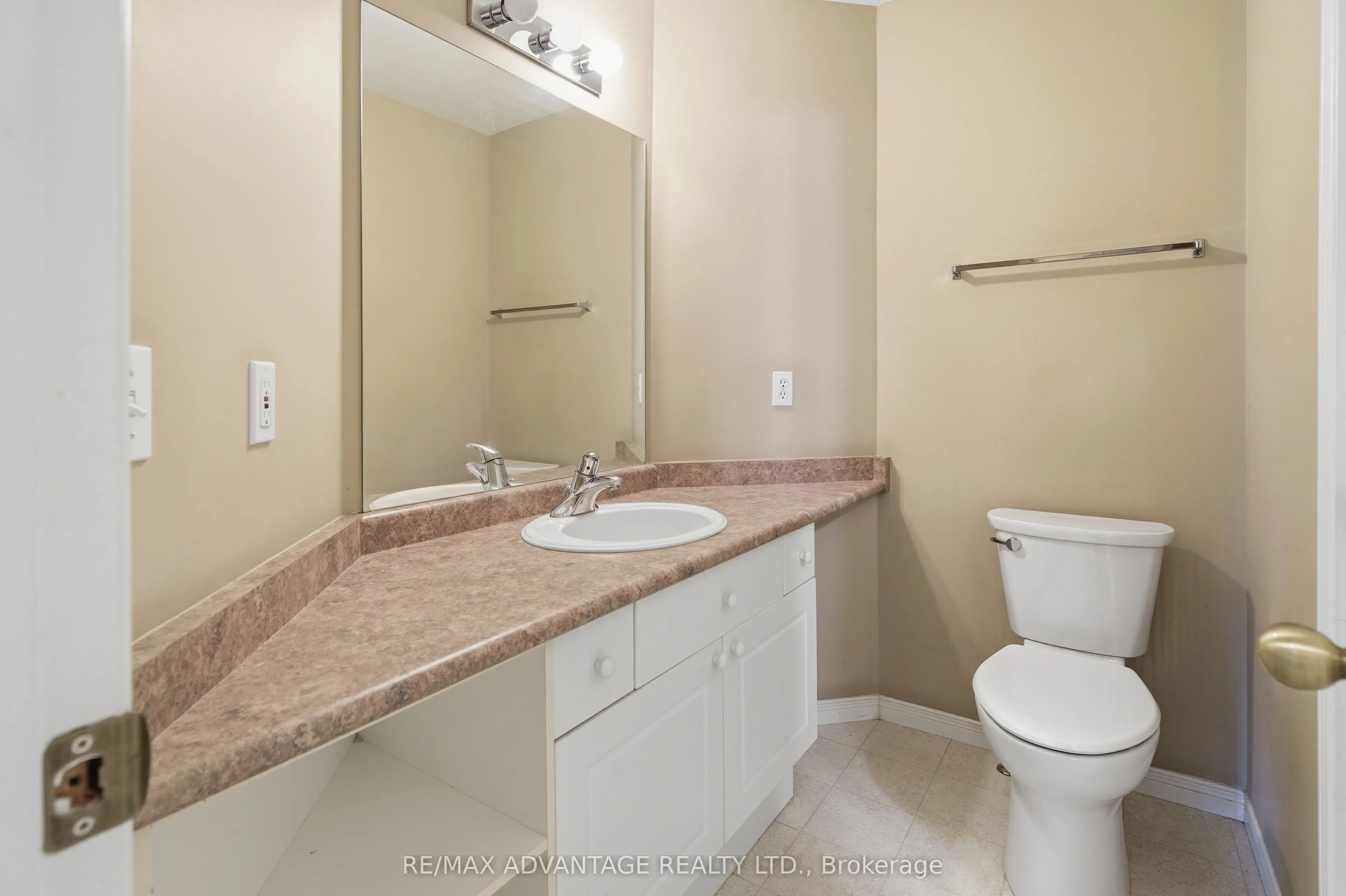 122 Sherwood Forest Square #18