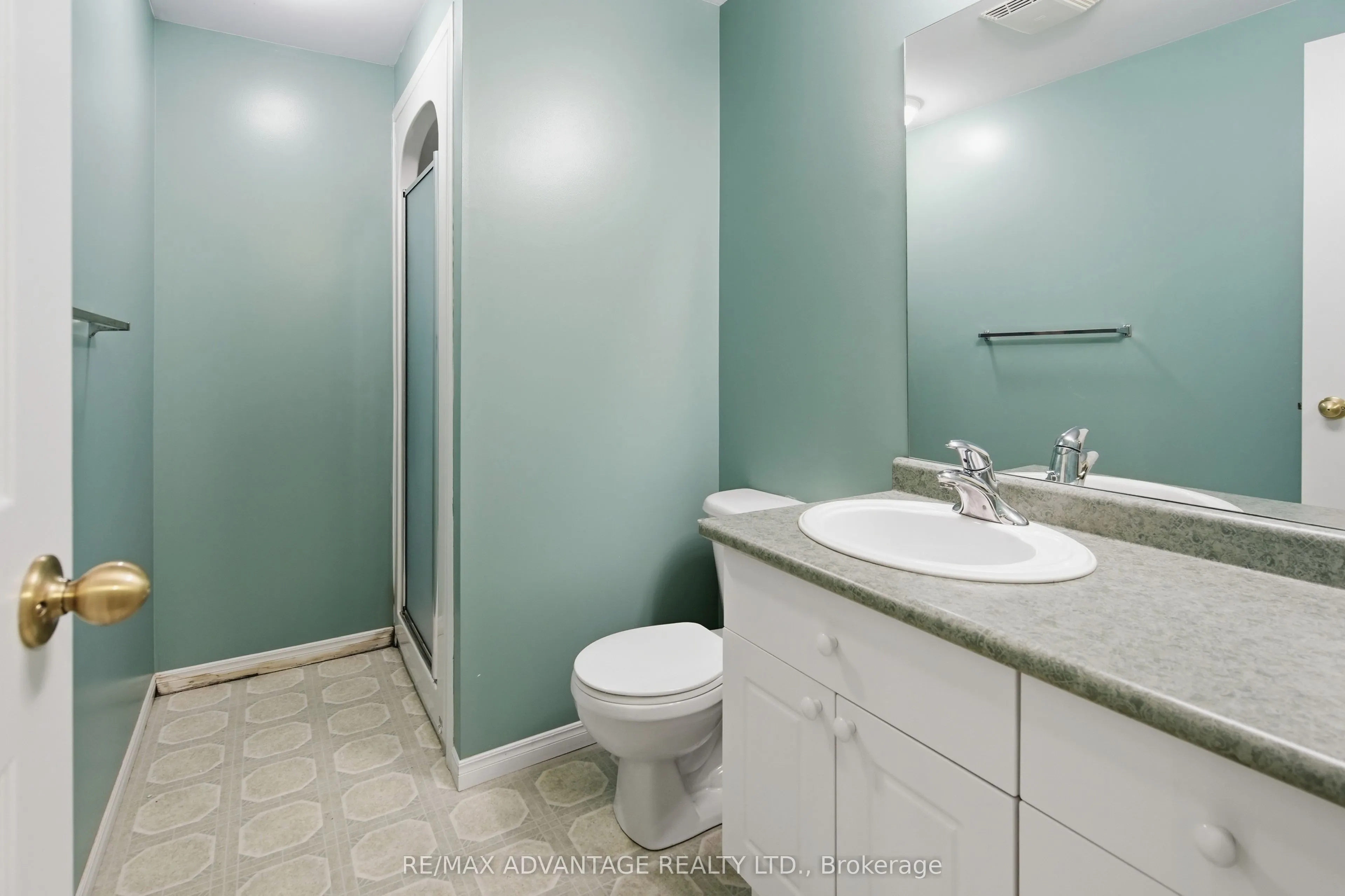 122 Sherwood Forest Square #18