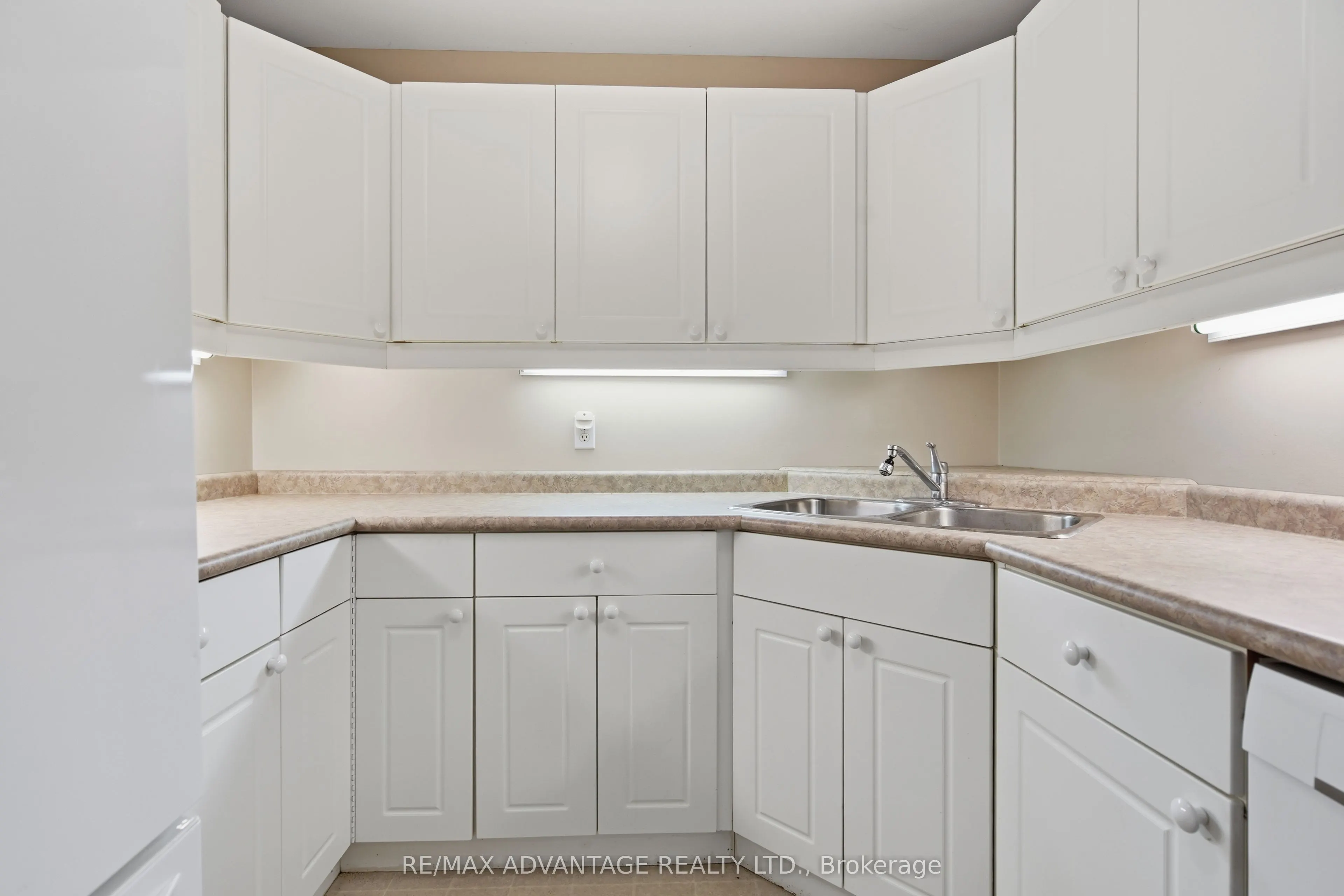 122 Sherwood Forest Square #18