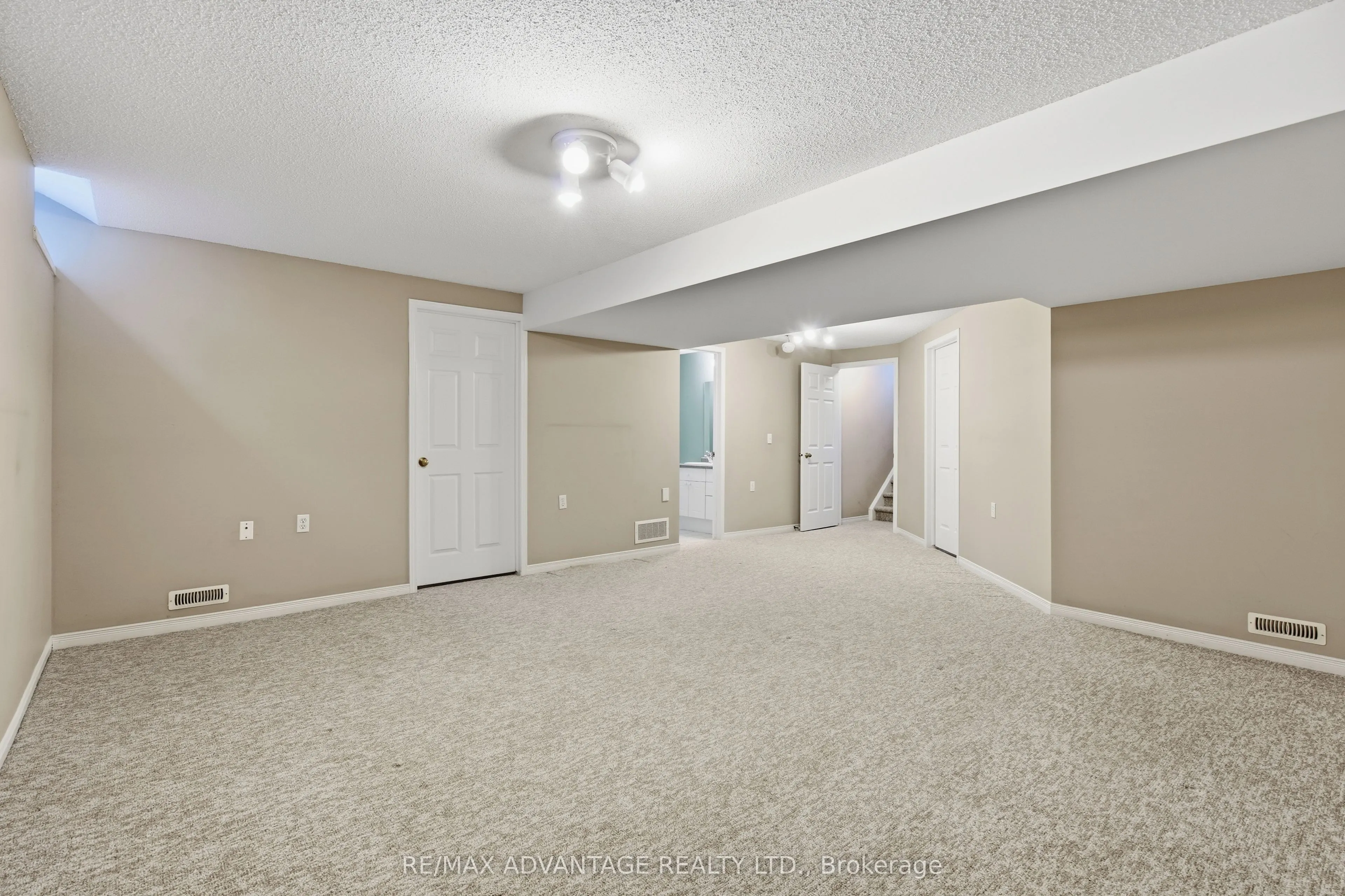 122 Sherwood Forest Square #18