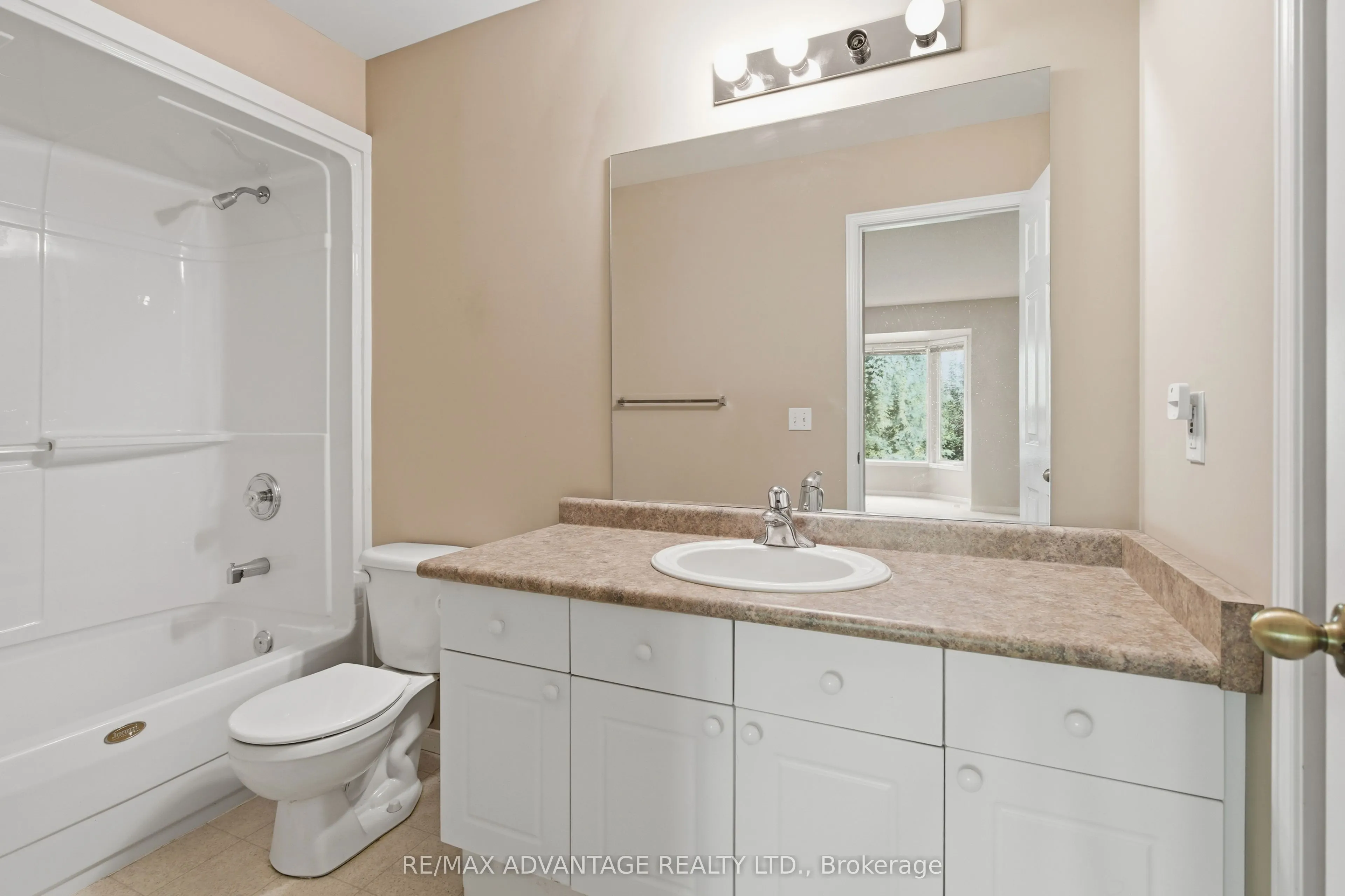 122 Sherwood Forest Square #18