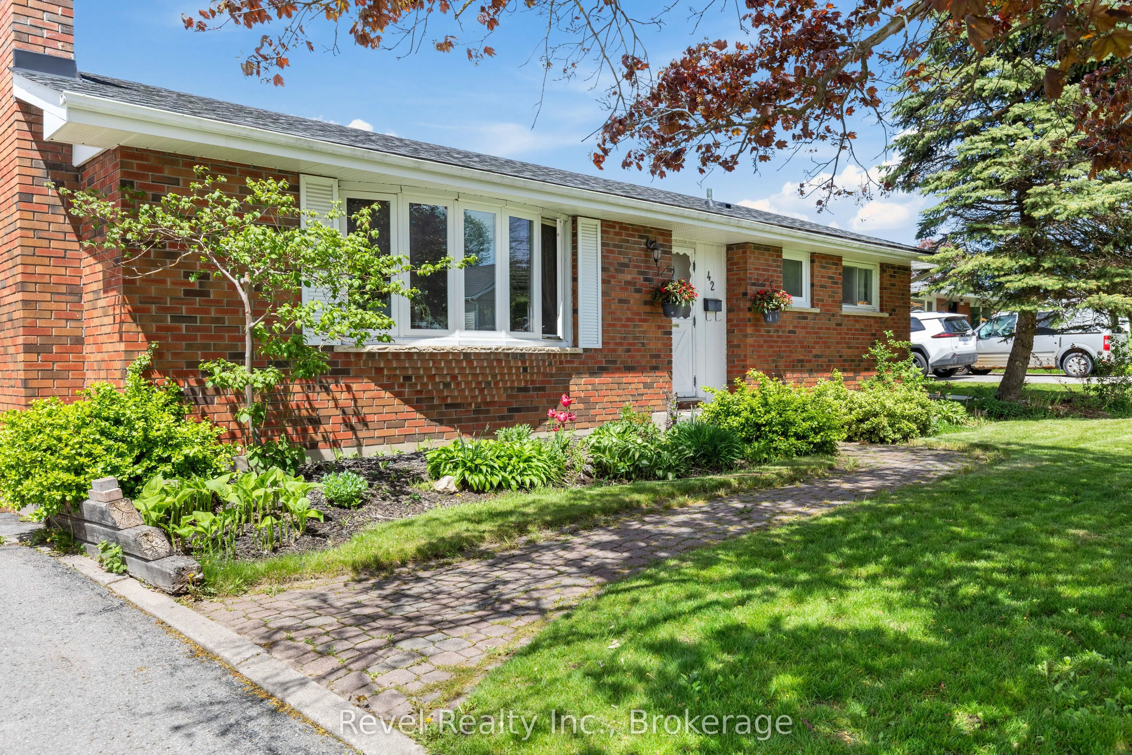 42 Kawartha Drive