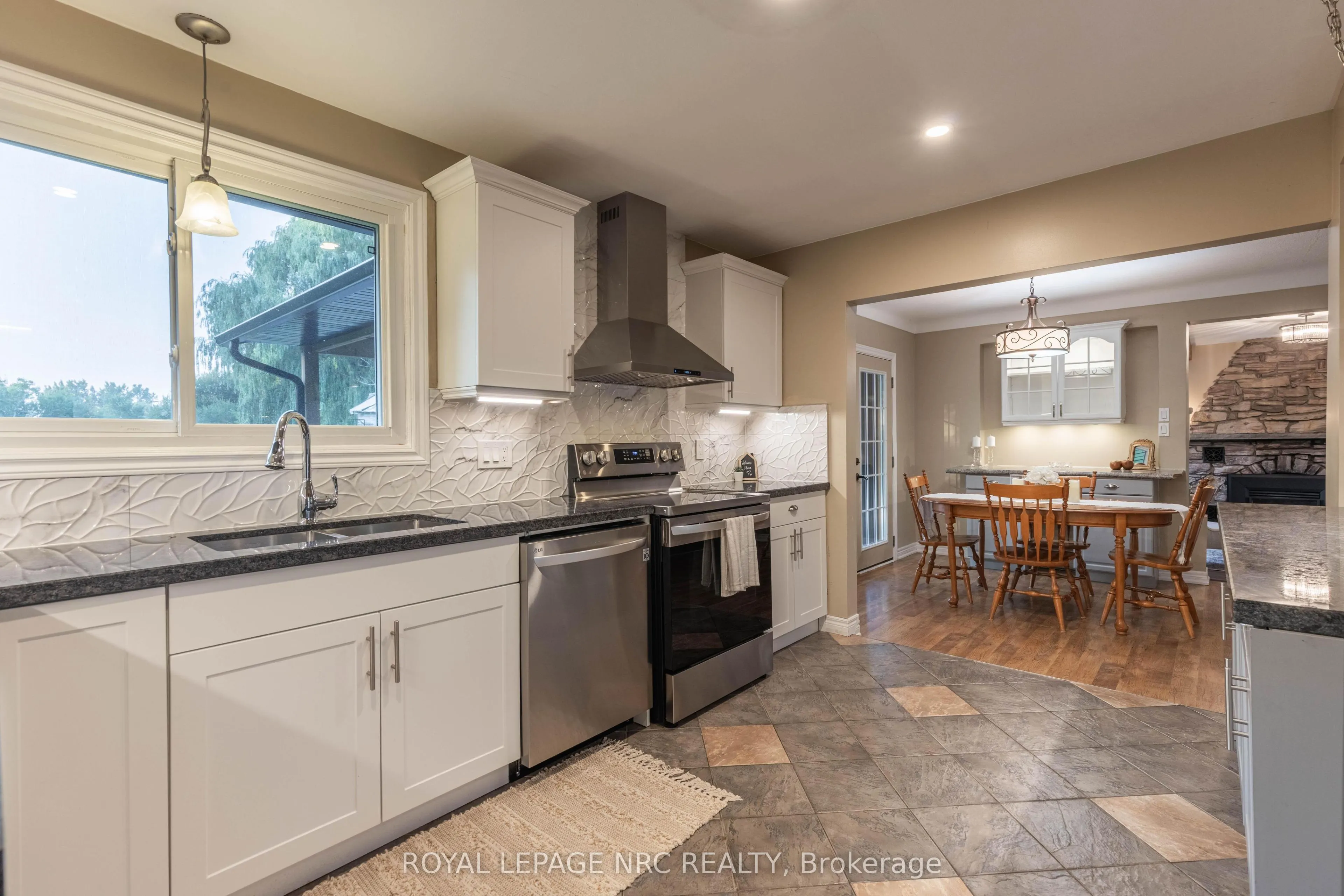 2432 Port Robinson Road