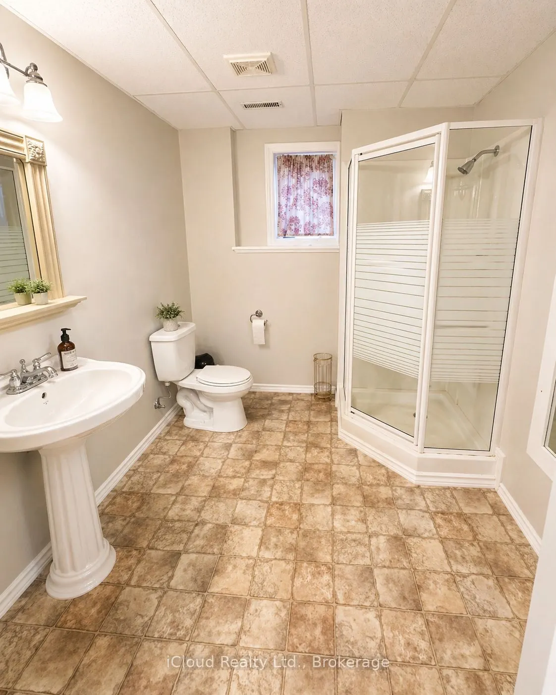 86 Glendale Drive E