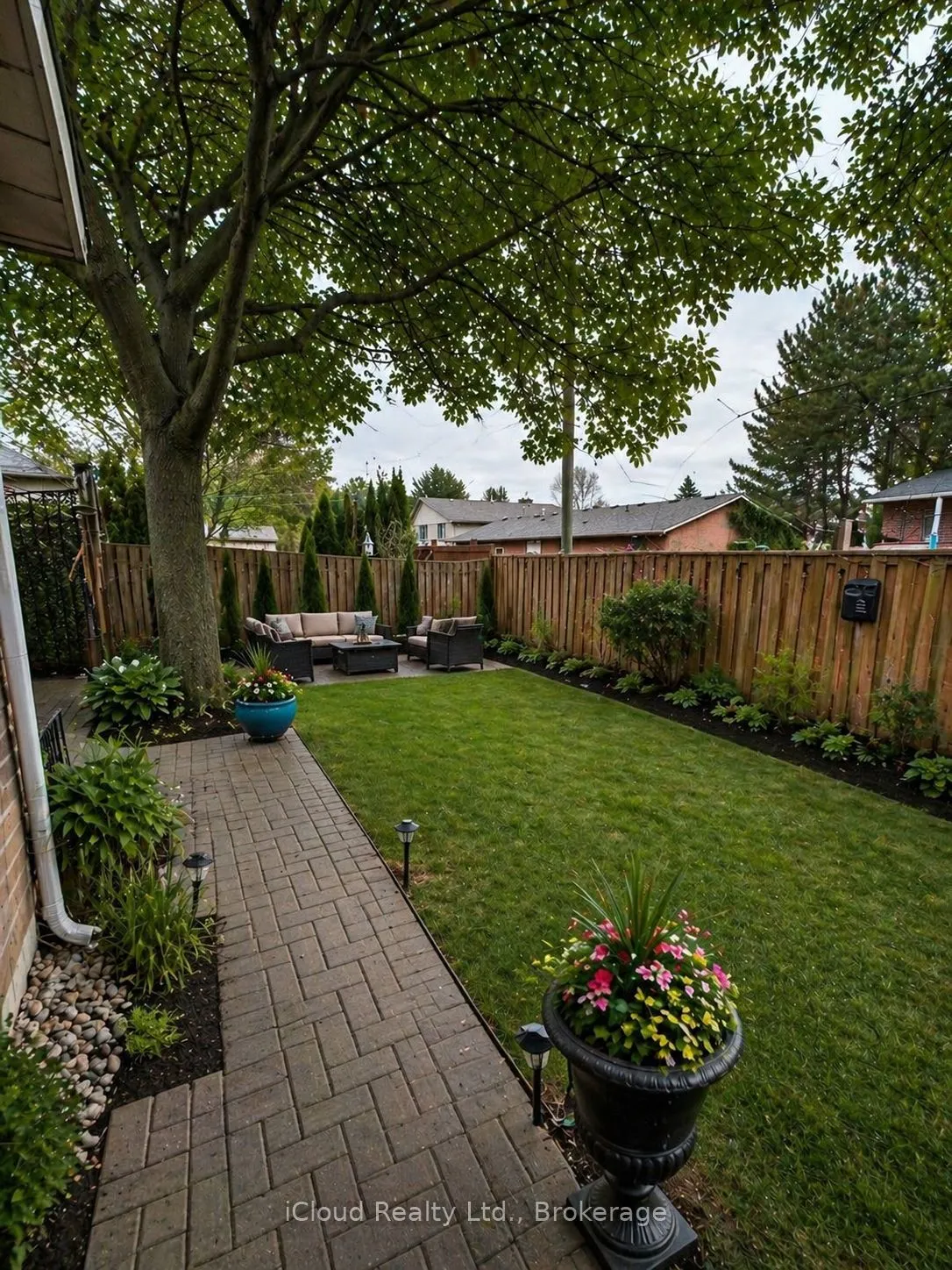 86 Glendale Drive E