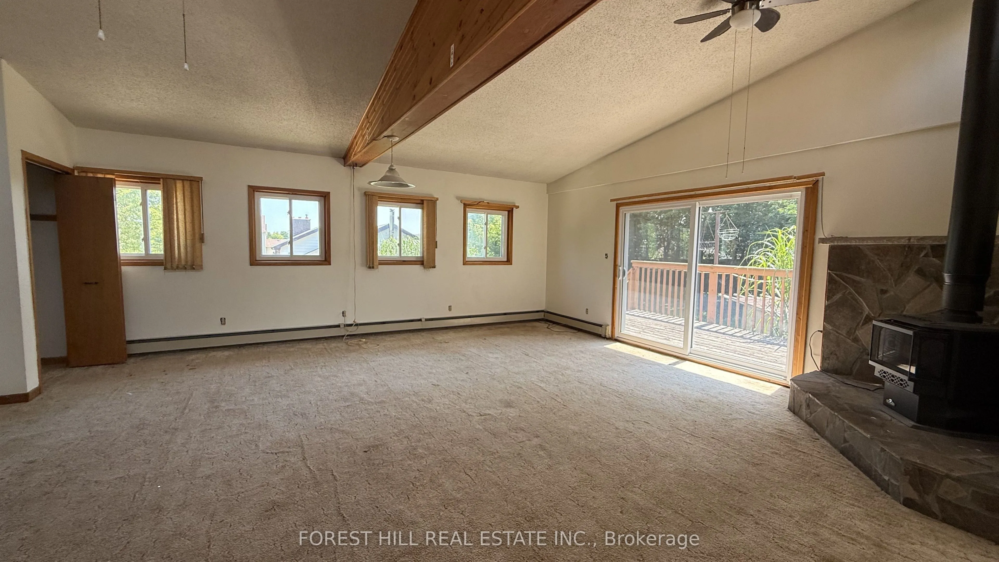 435 Main Street W