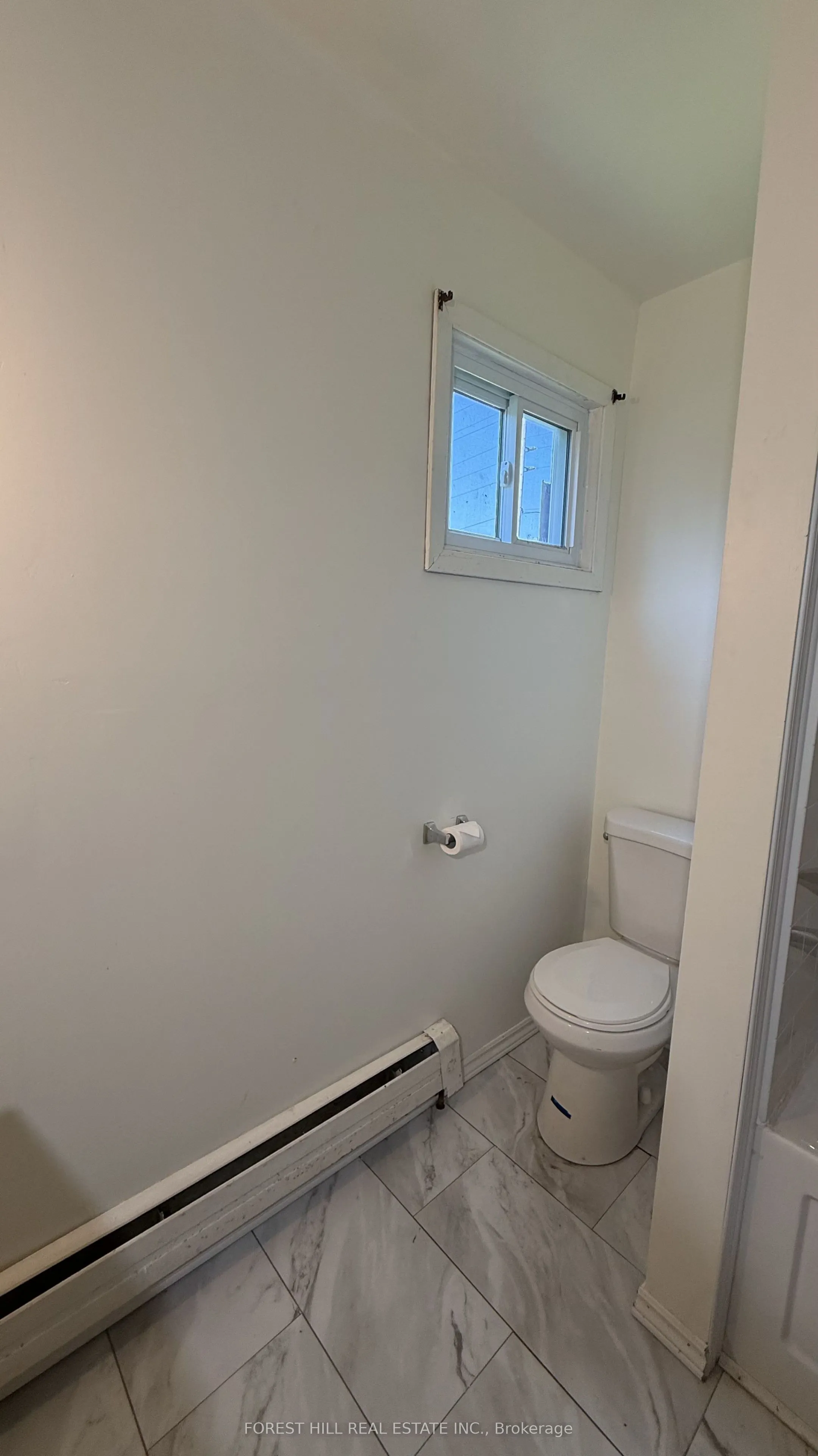 435 Main Street W