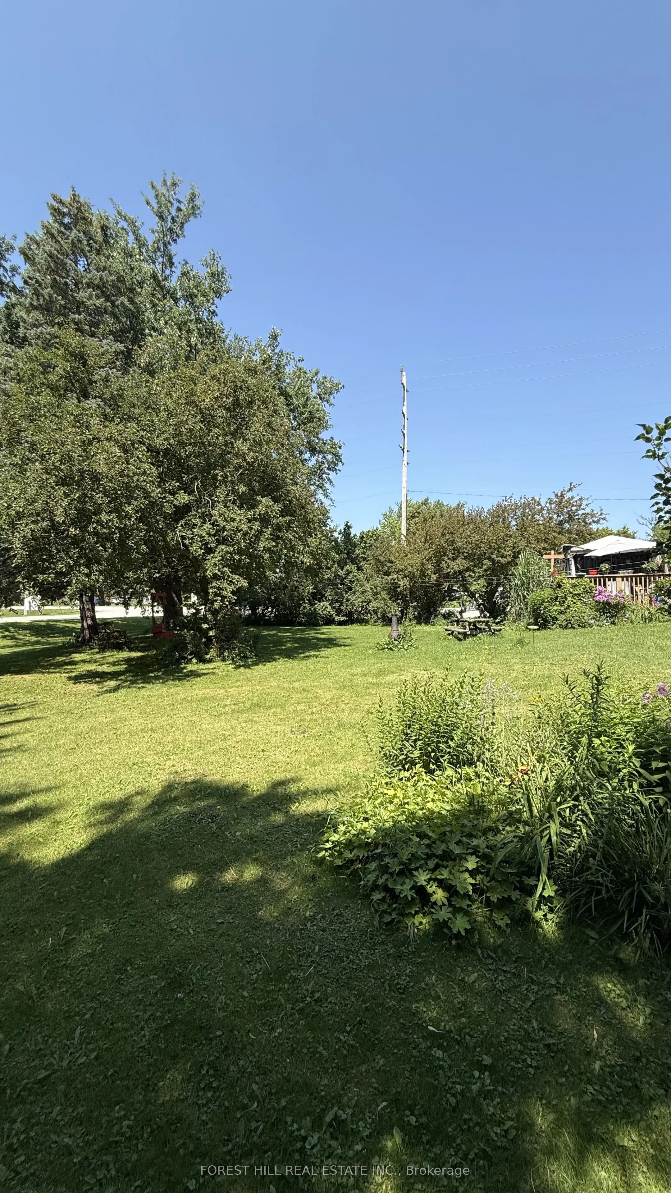 435 Main Street W