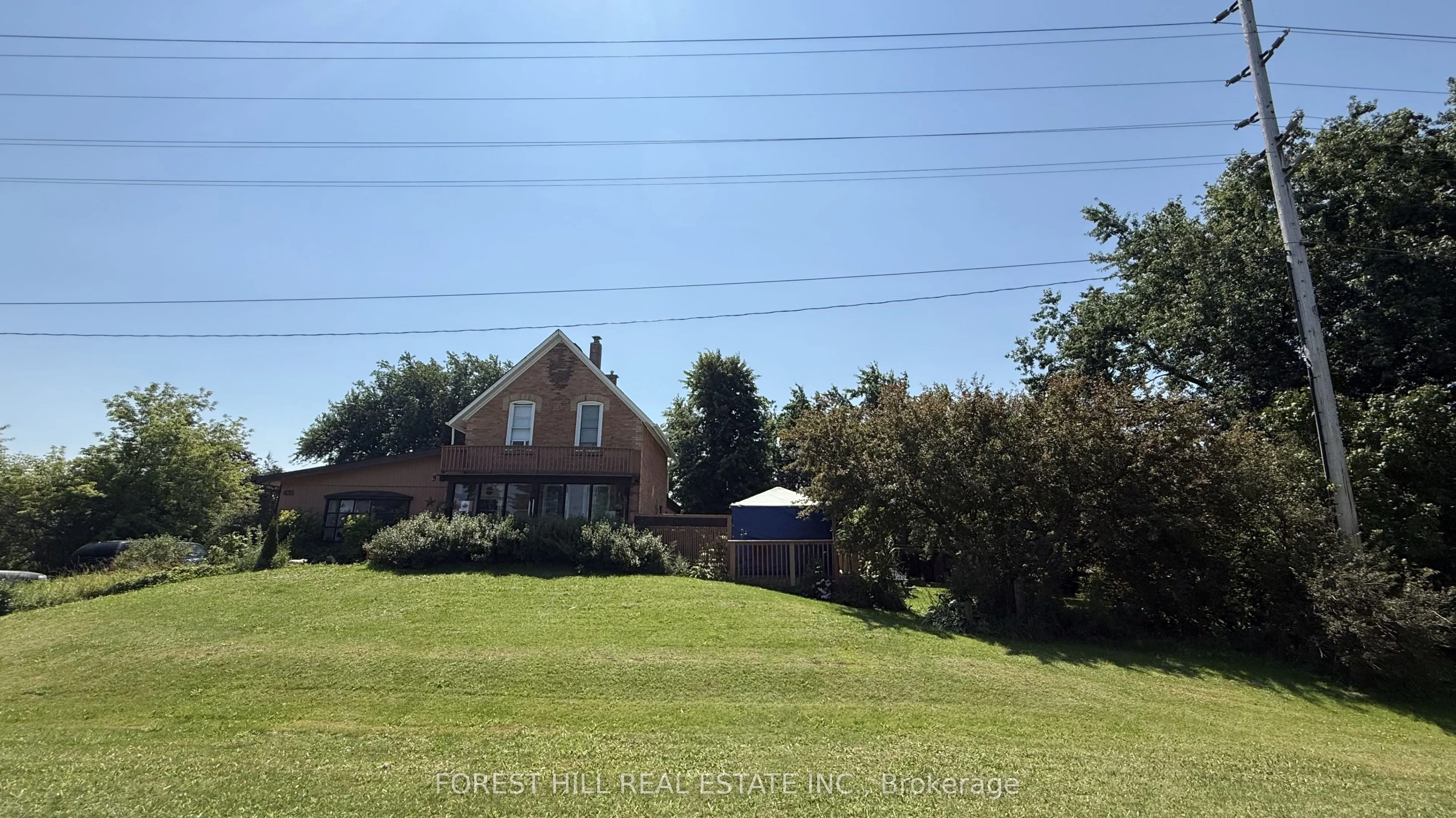 435 Main Street W