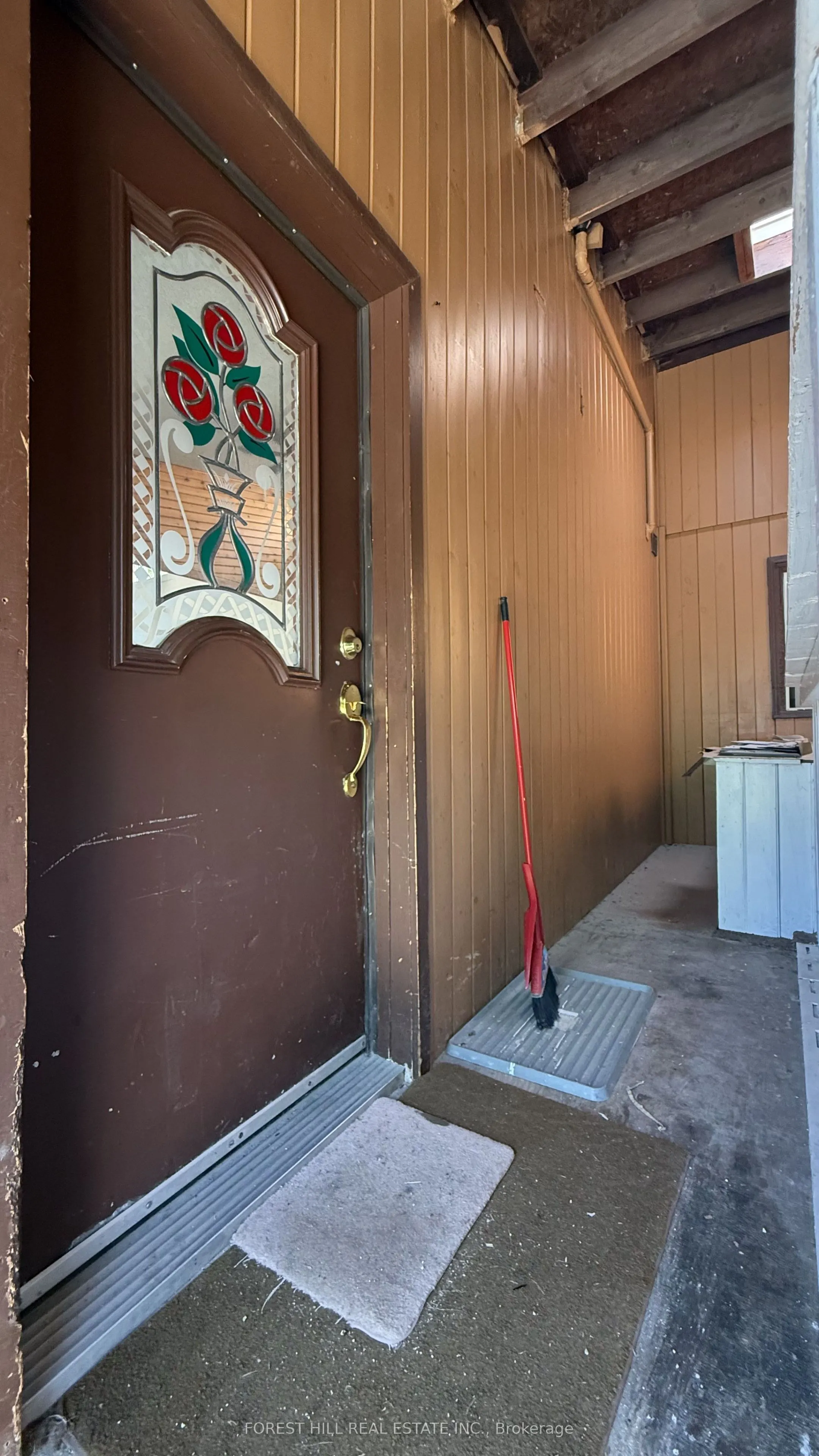 435 Main Street W