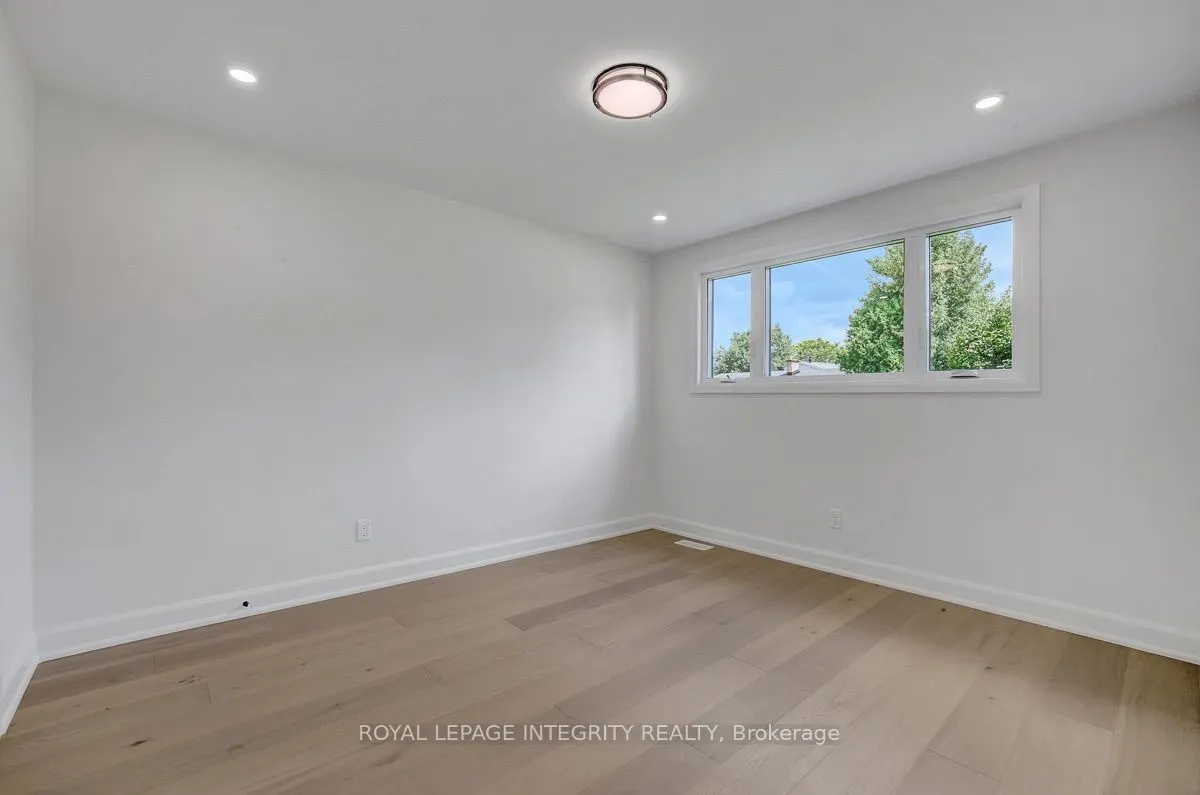 8 Brian Crescent