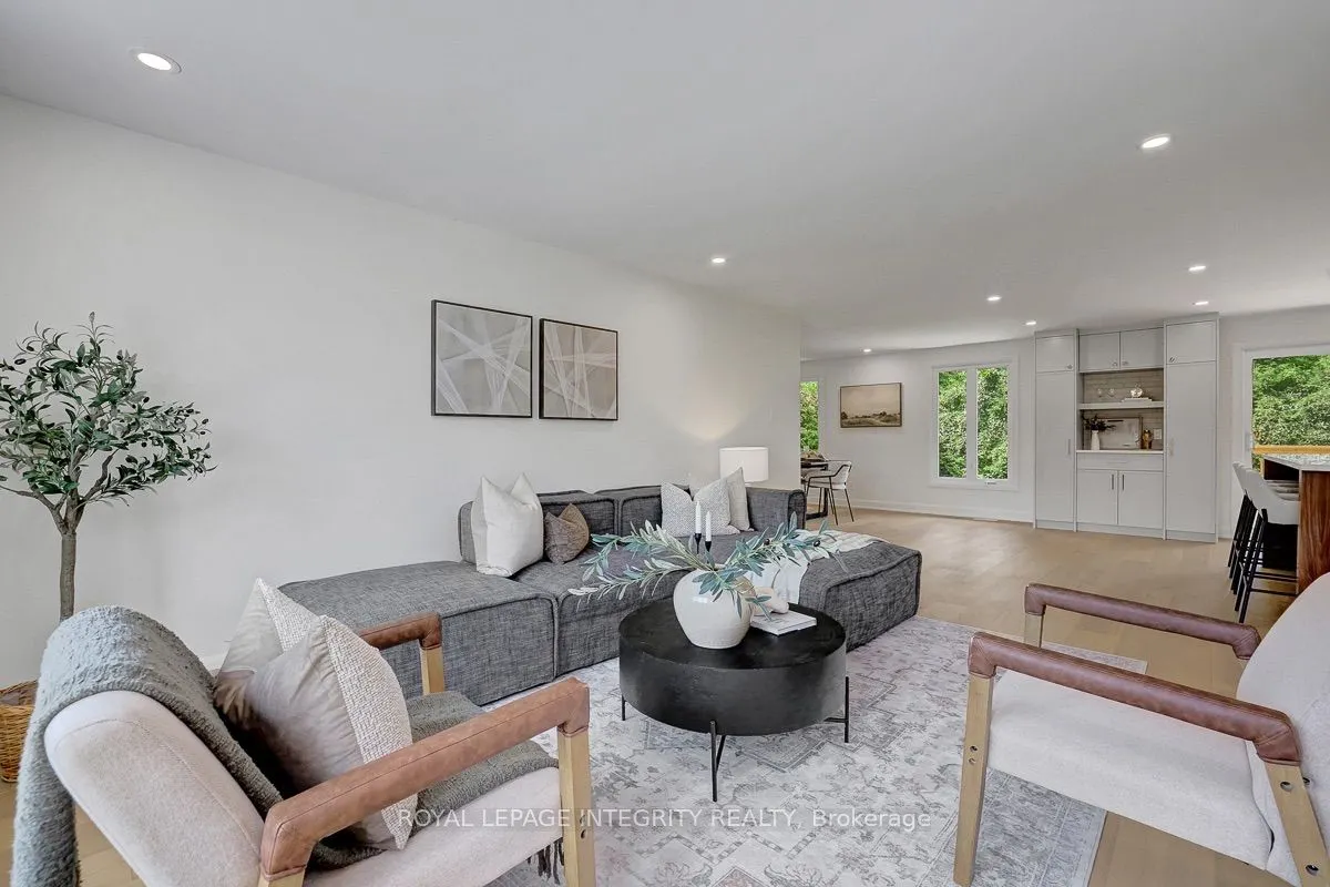 8 Brian Crescent