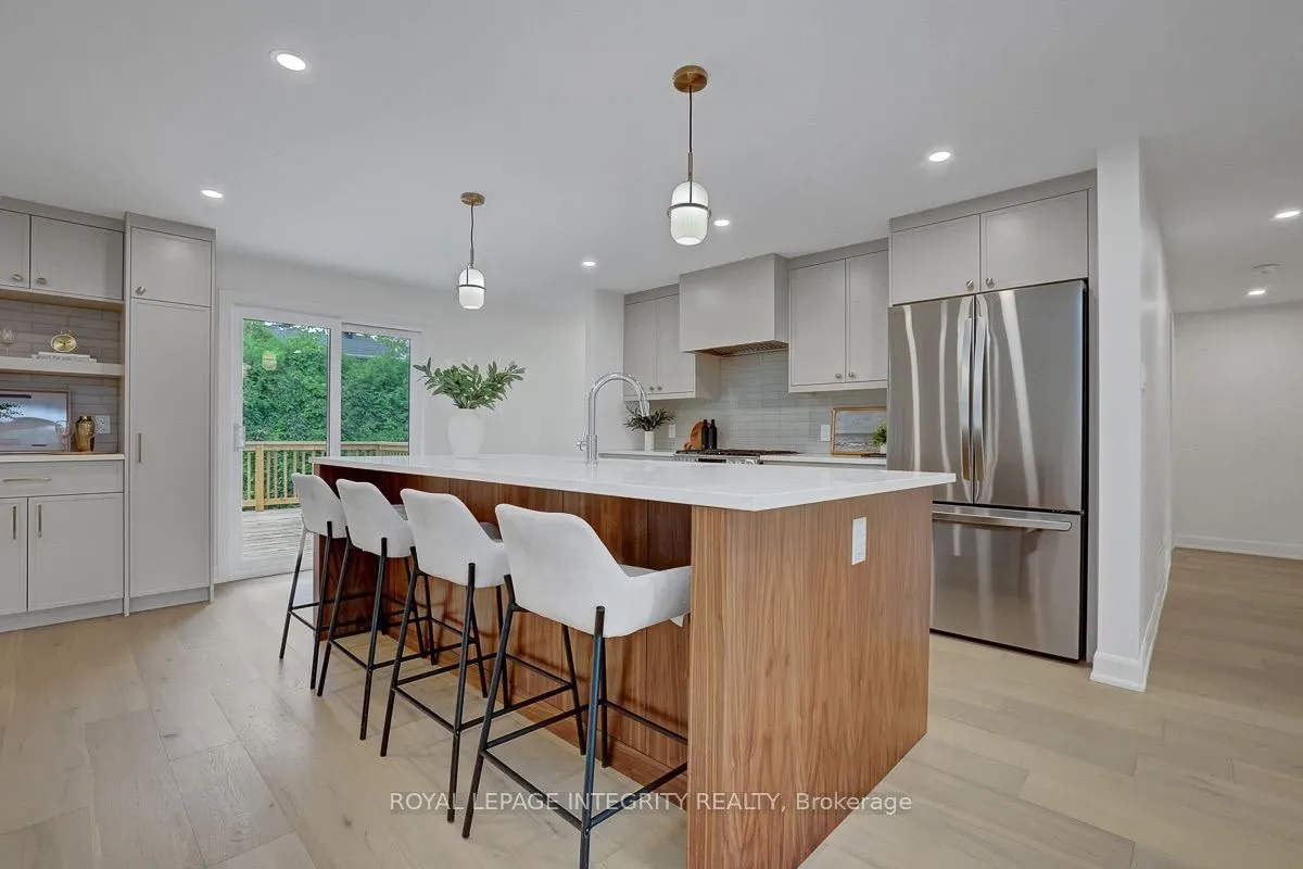 8 Brian Crescent