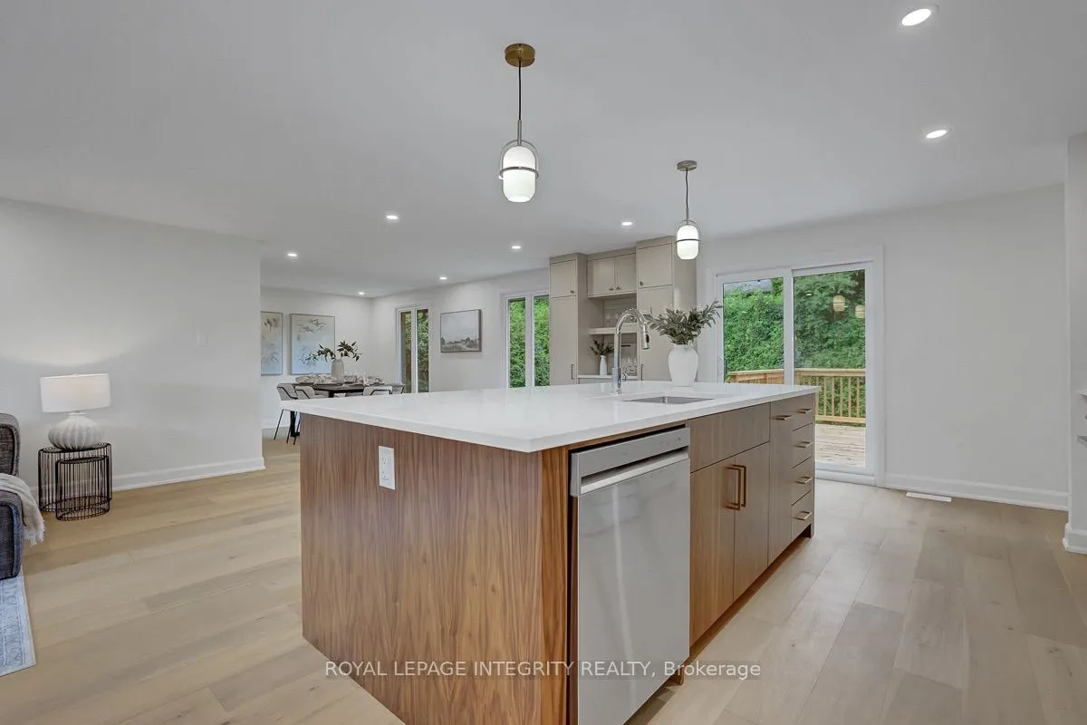 8 Brian Crescent