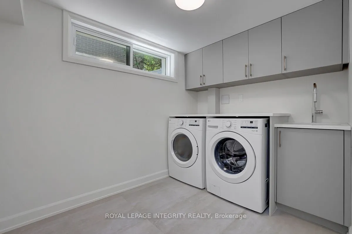 8 Brian Crescent