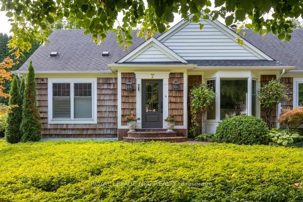 7 Christopher Street