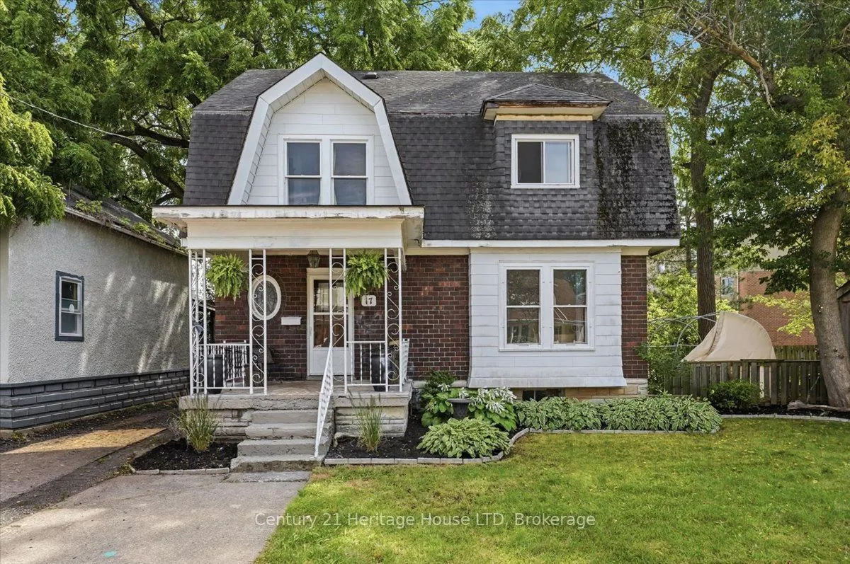 17 Elizabeth Street E