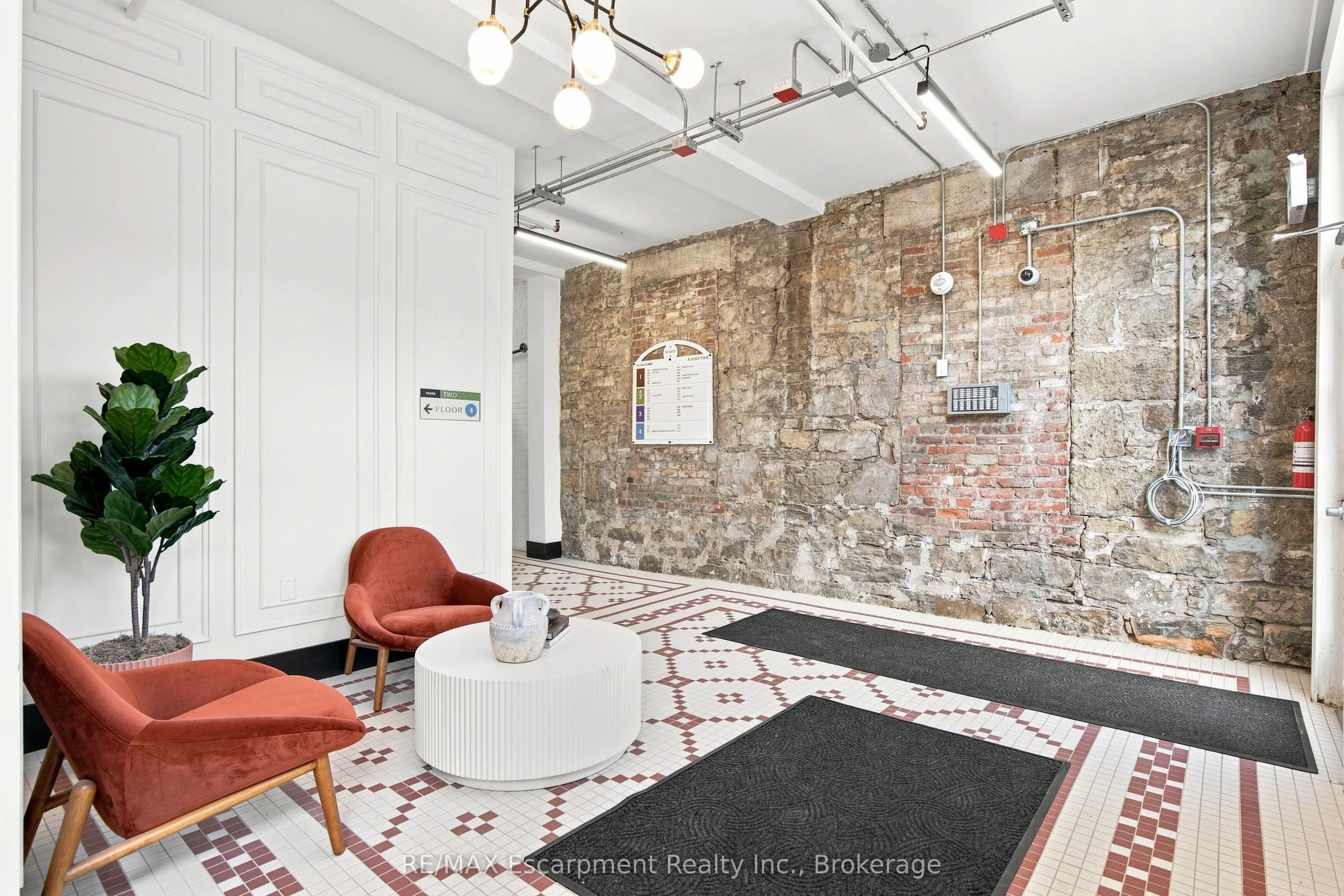 64 Hatt Street #205