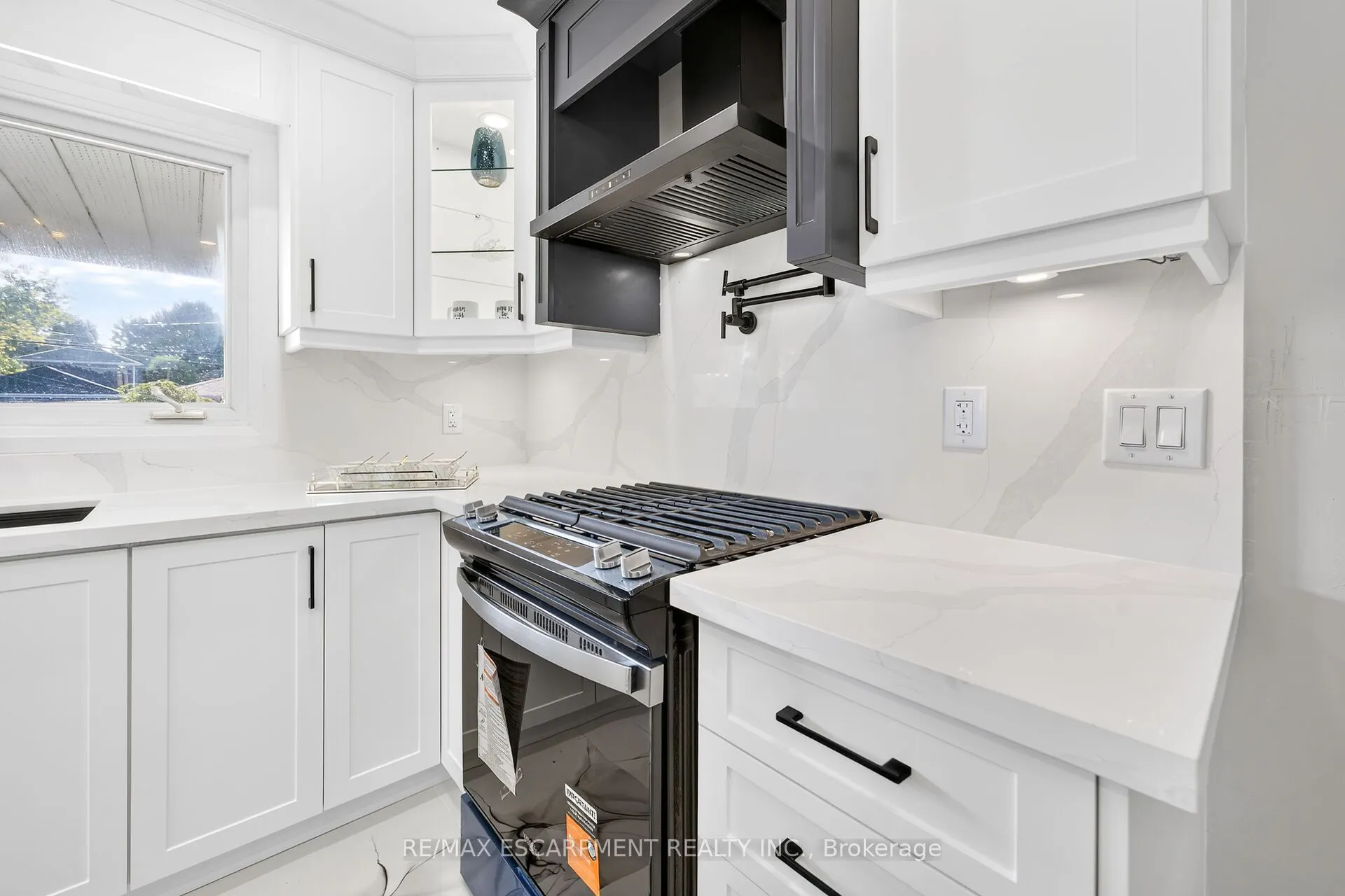 362 Rosseau Road