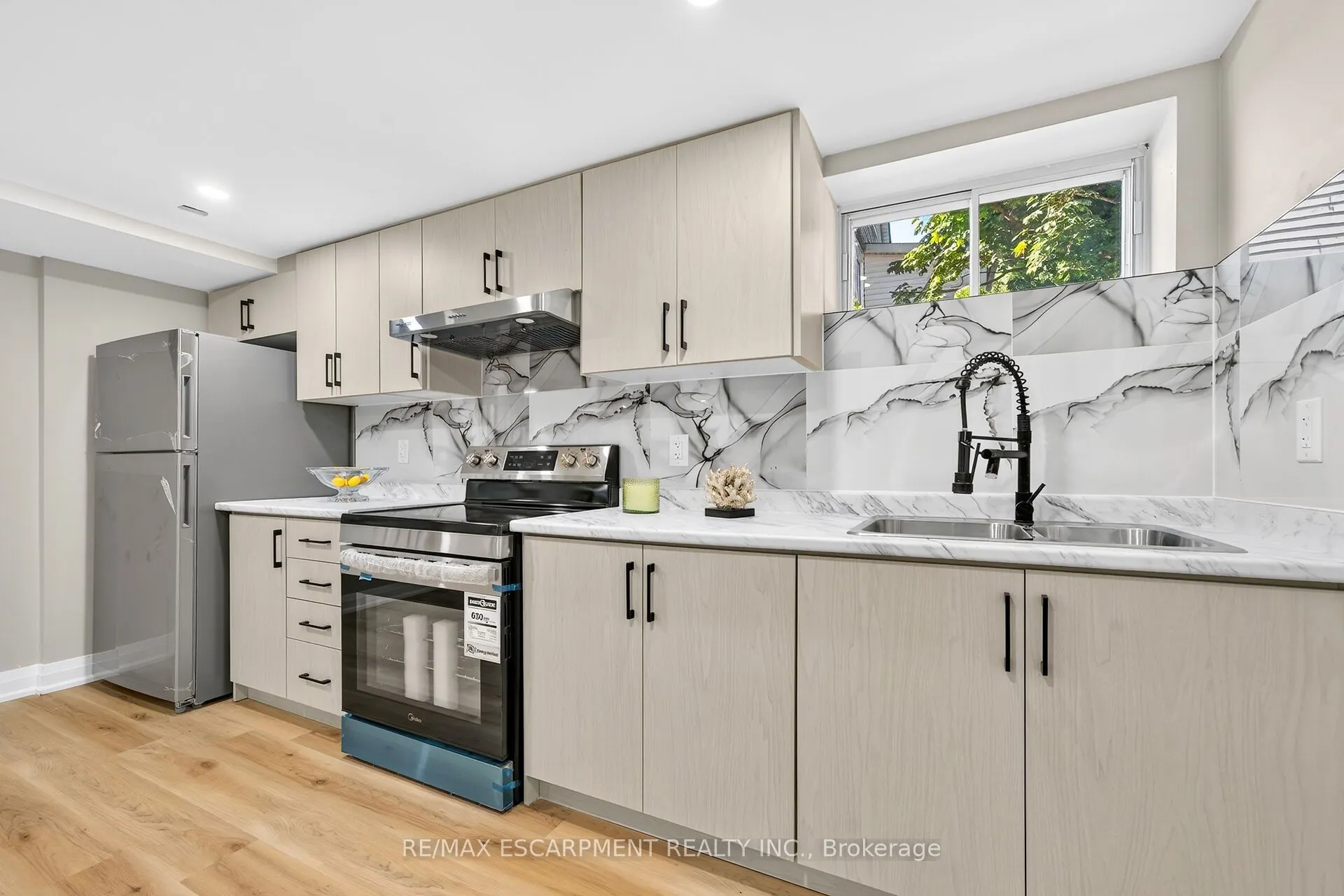 362 Rosseau Road