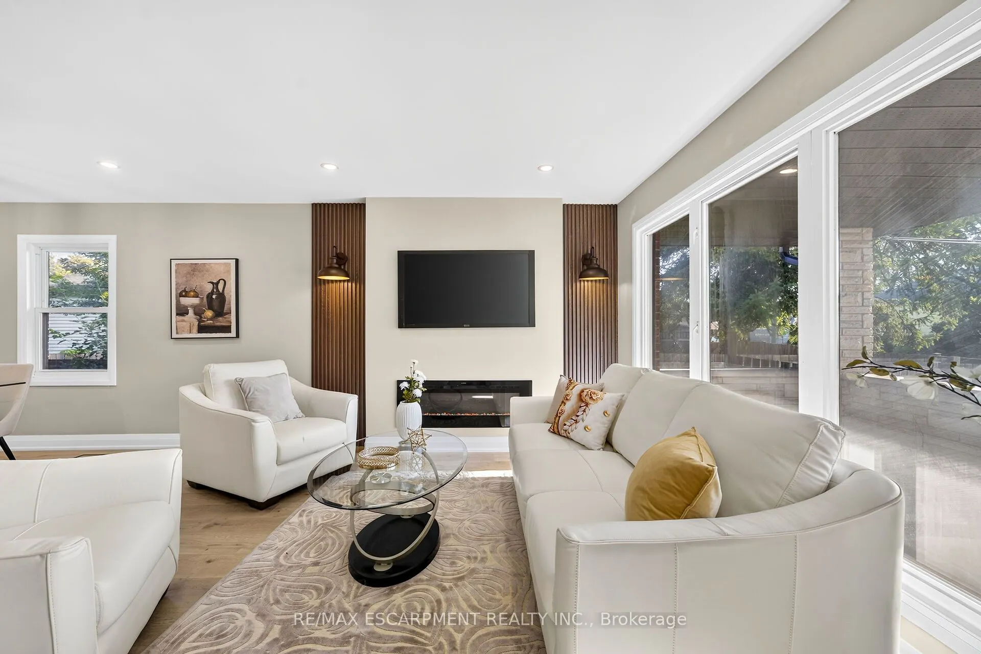 362 Rosseau Road