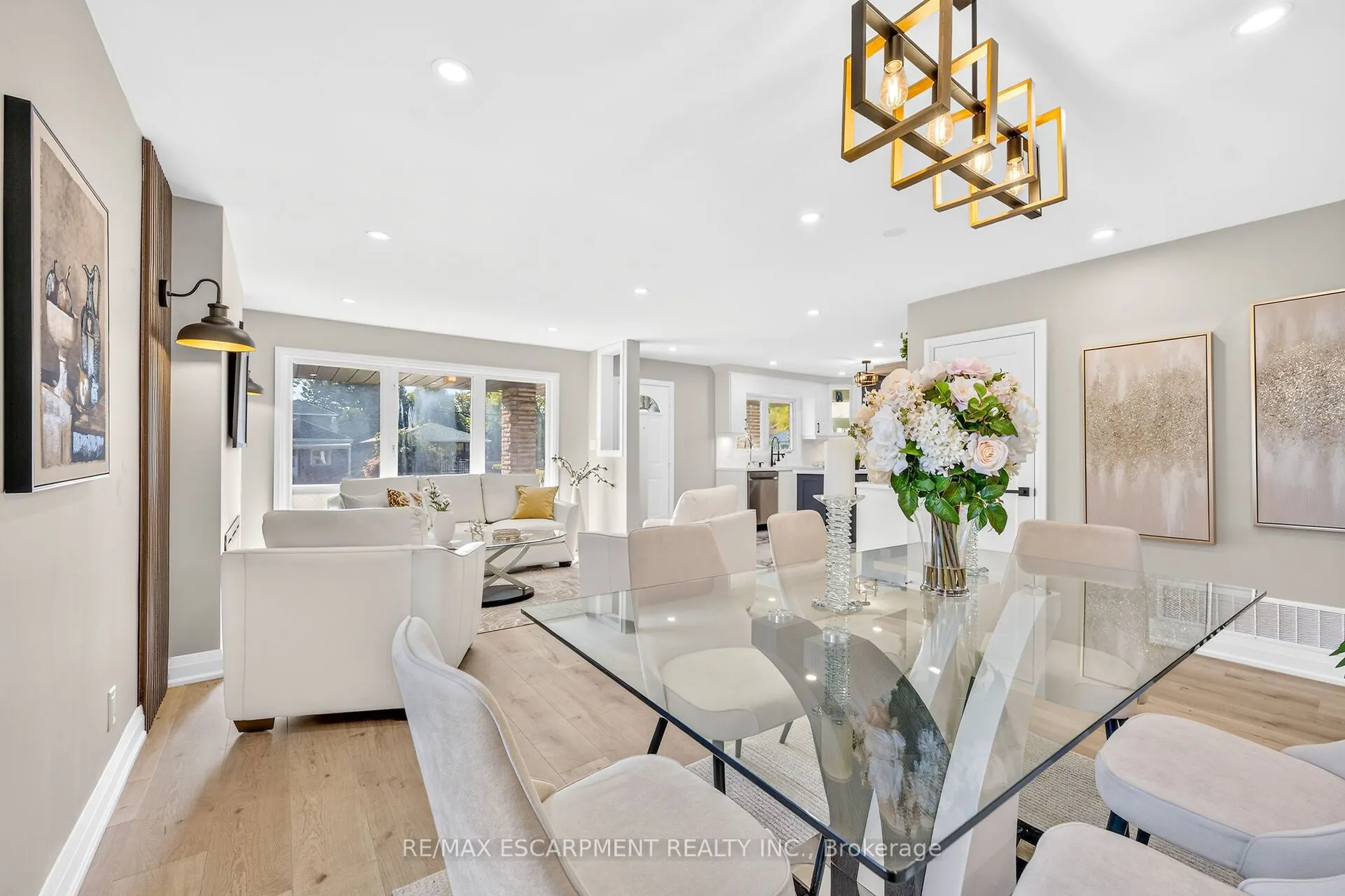 362 Rosseau Road