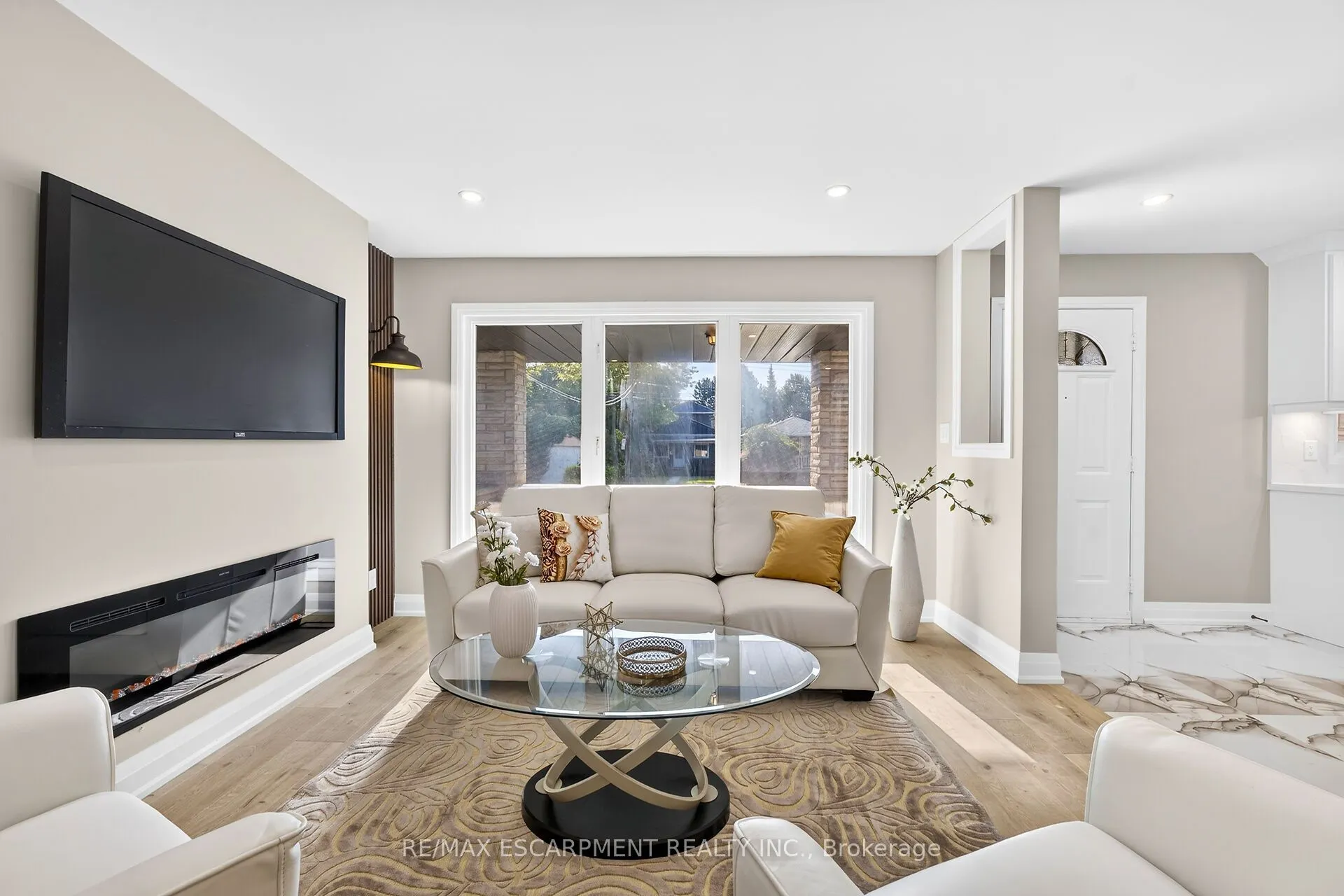 362 Rosseau Road