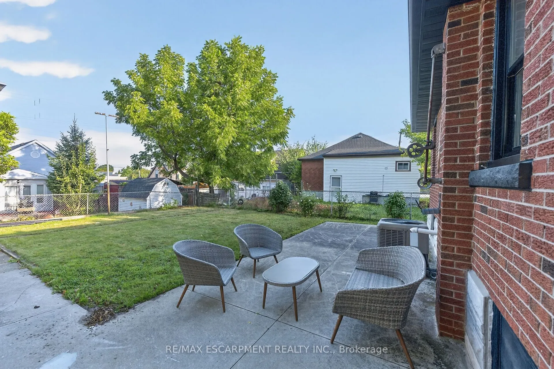 362 Rosseau Road