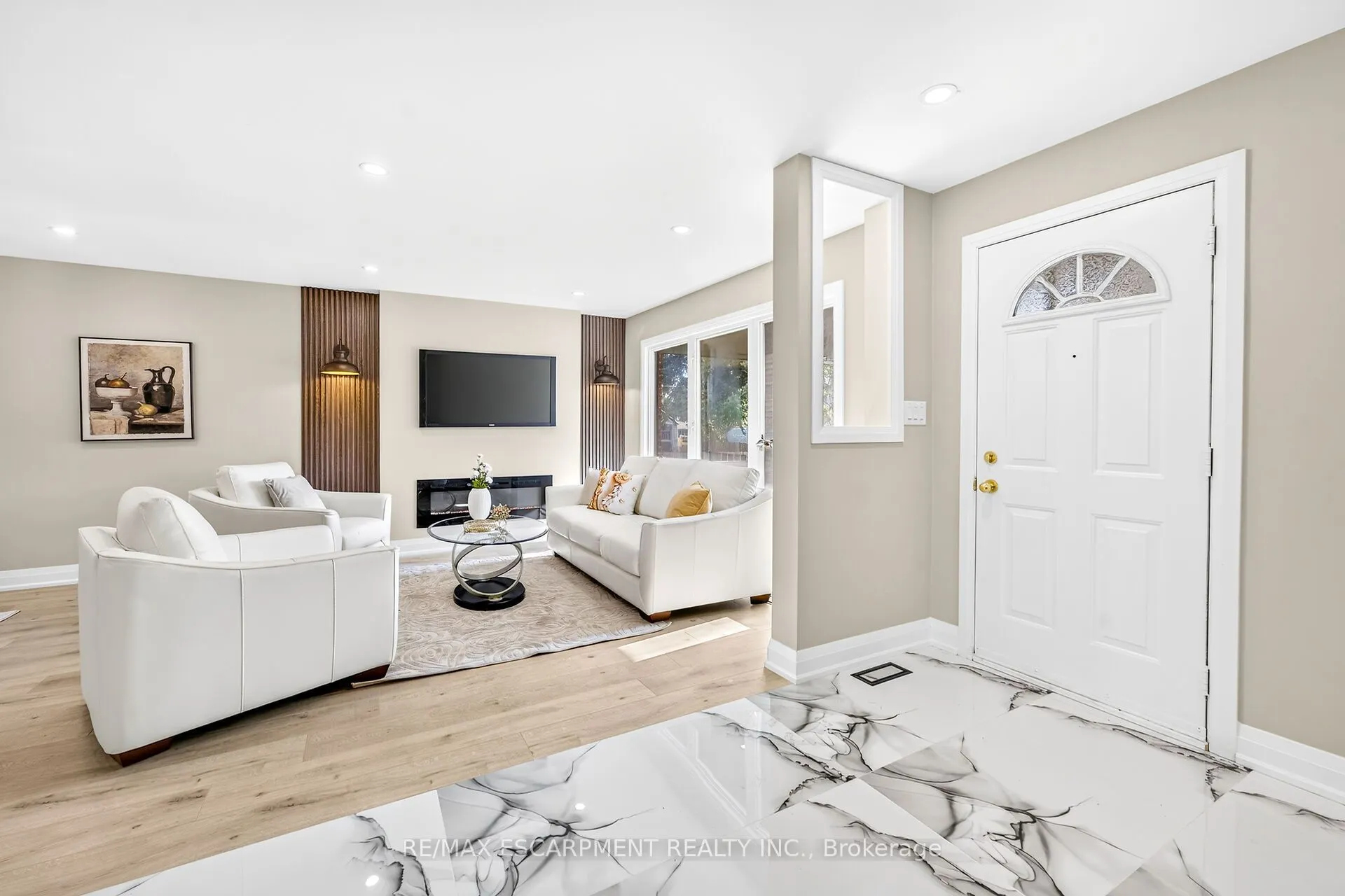 362 Rosseau Road