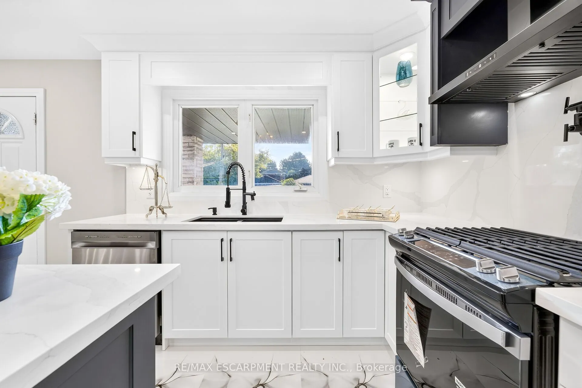 362 Rosseau Road