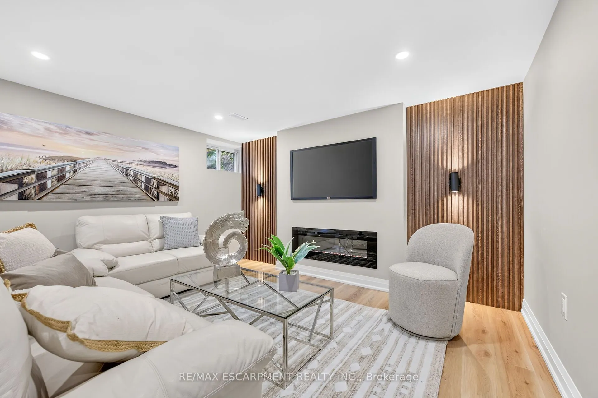 362 Rosseau Road