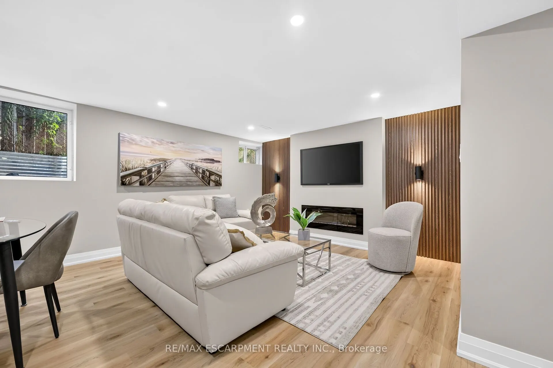 362 Rosseau Road