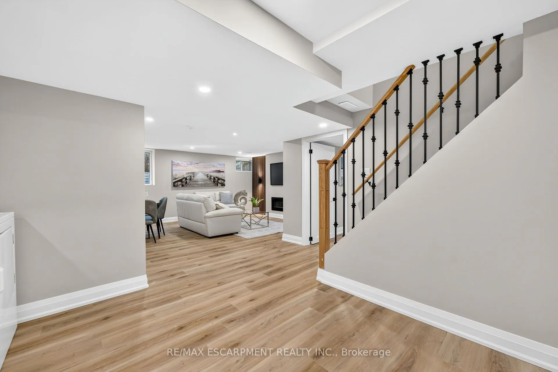 362 Rosseau Road