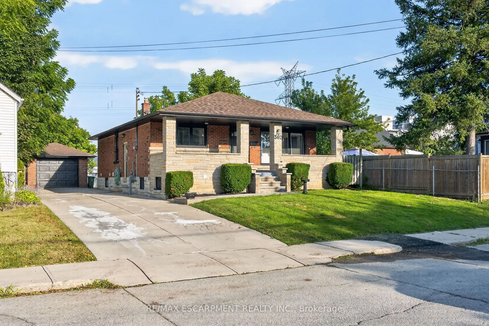 362 Rosseau Road