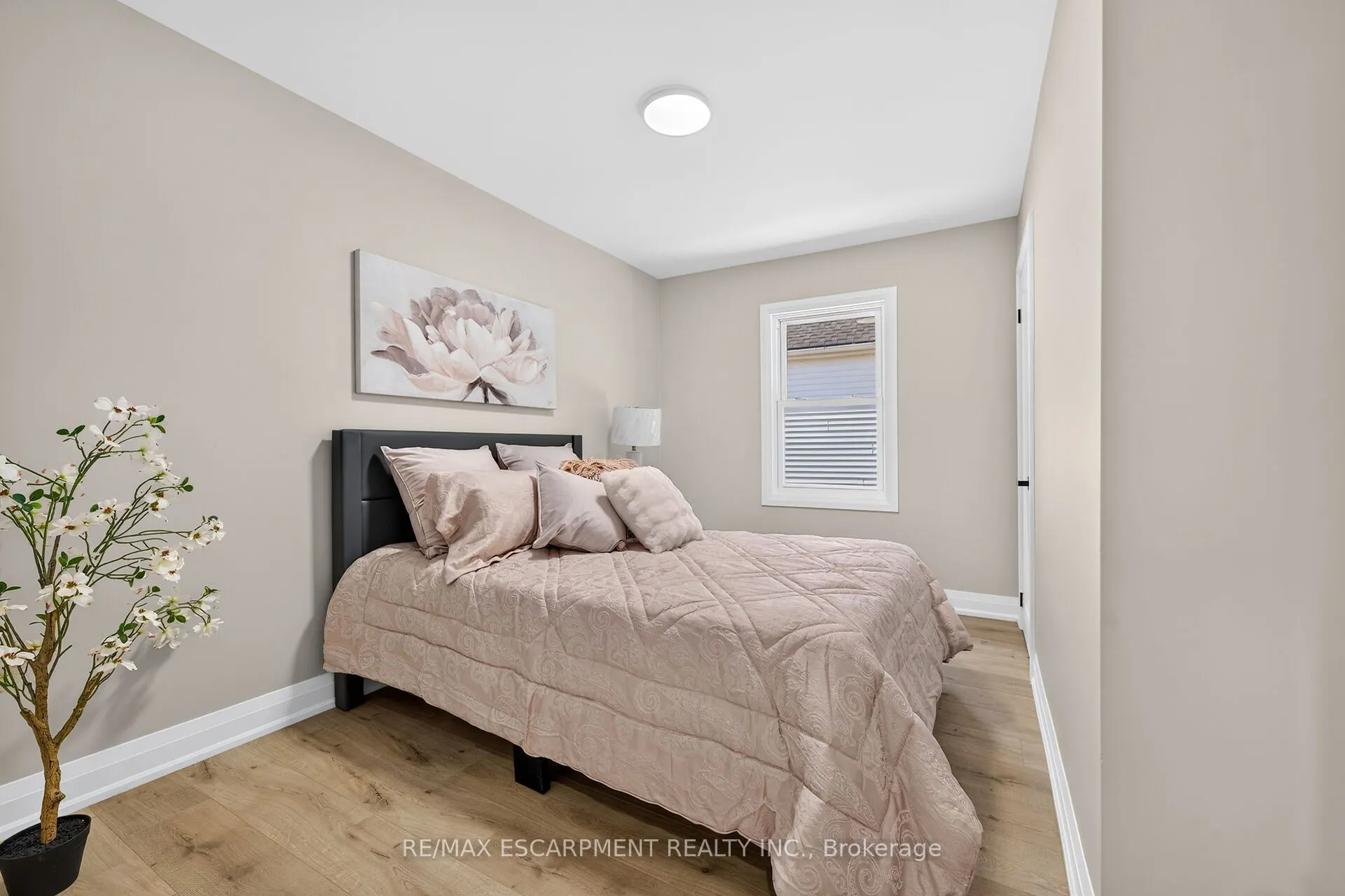 362 Rosseau Road