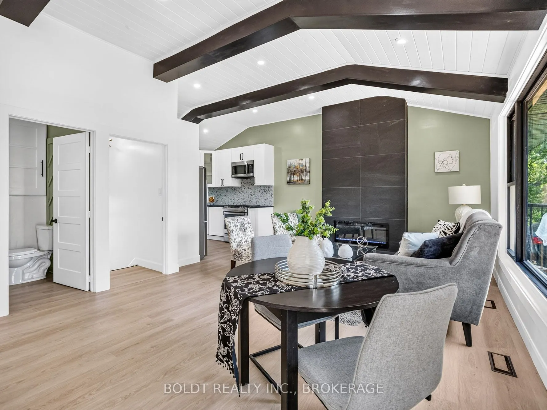 6221 Lyons Creek Road