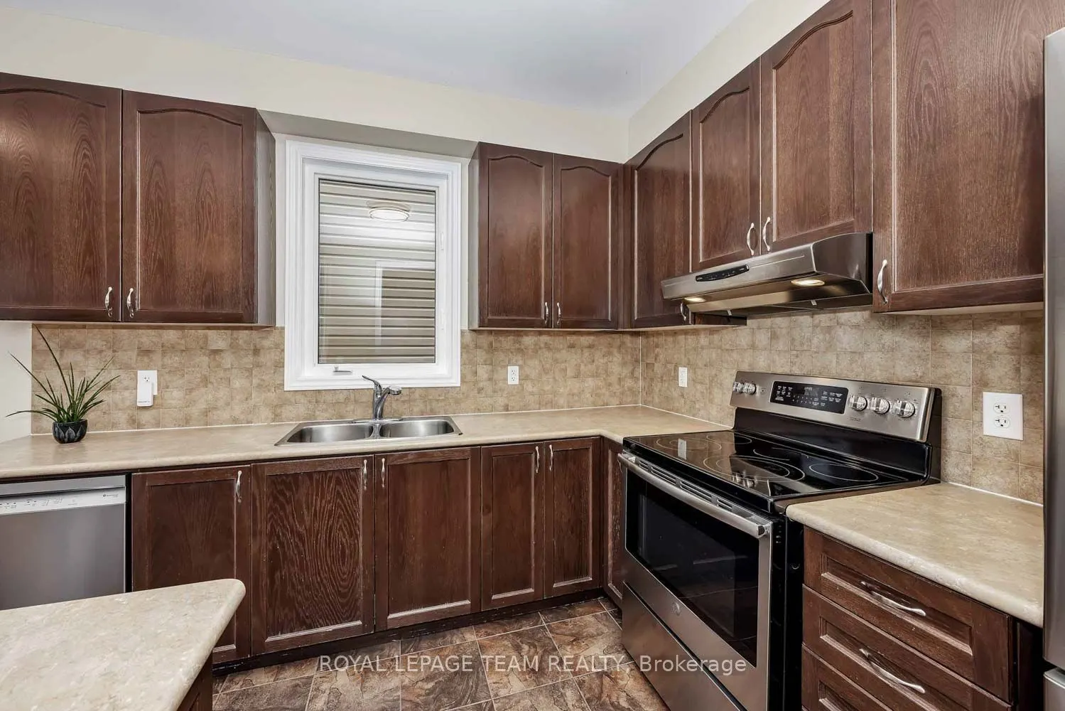 2225 Watercolours Way