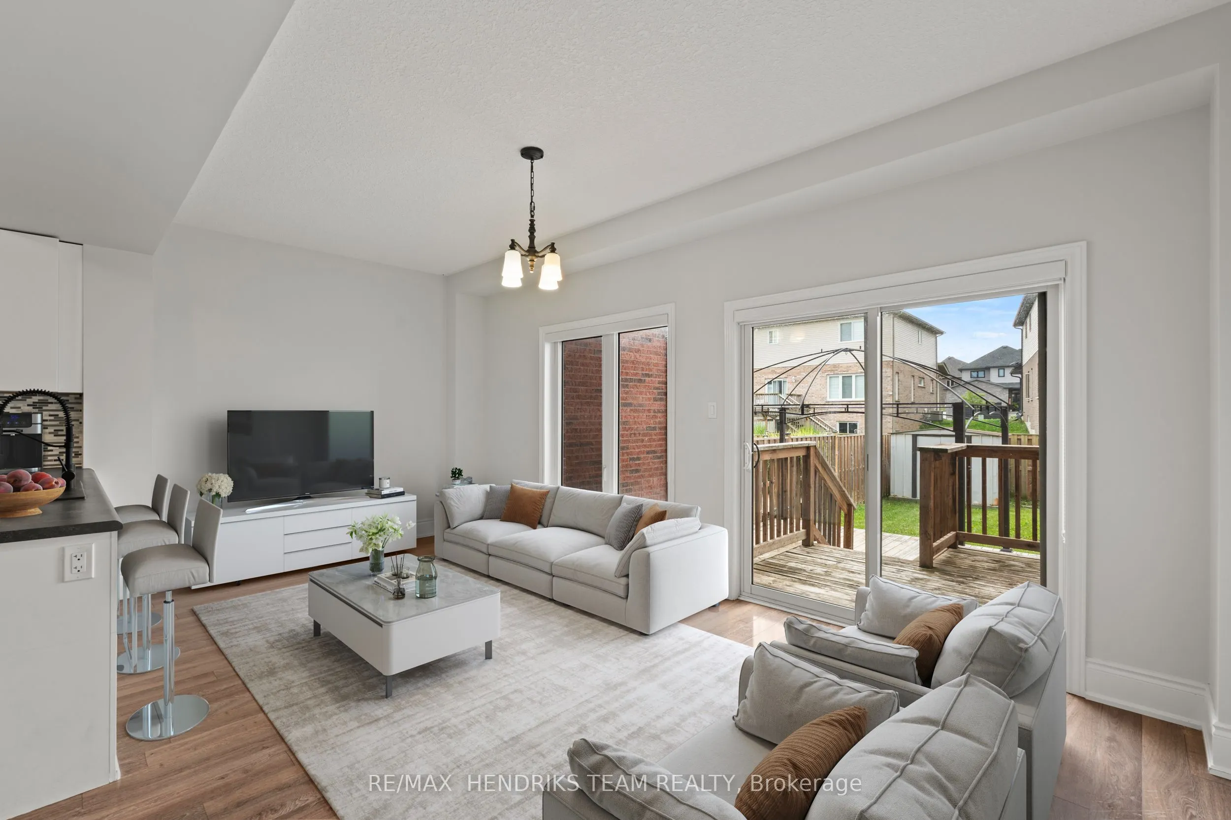 35 Sunset Way